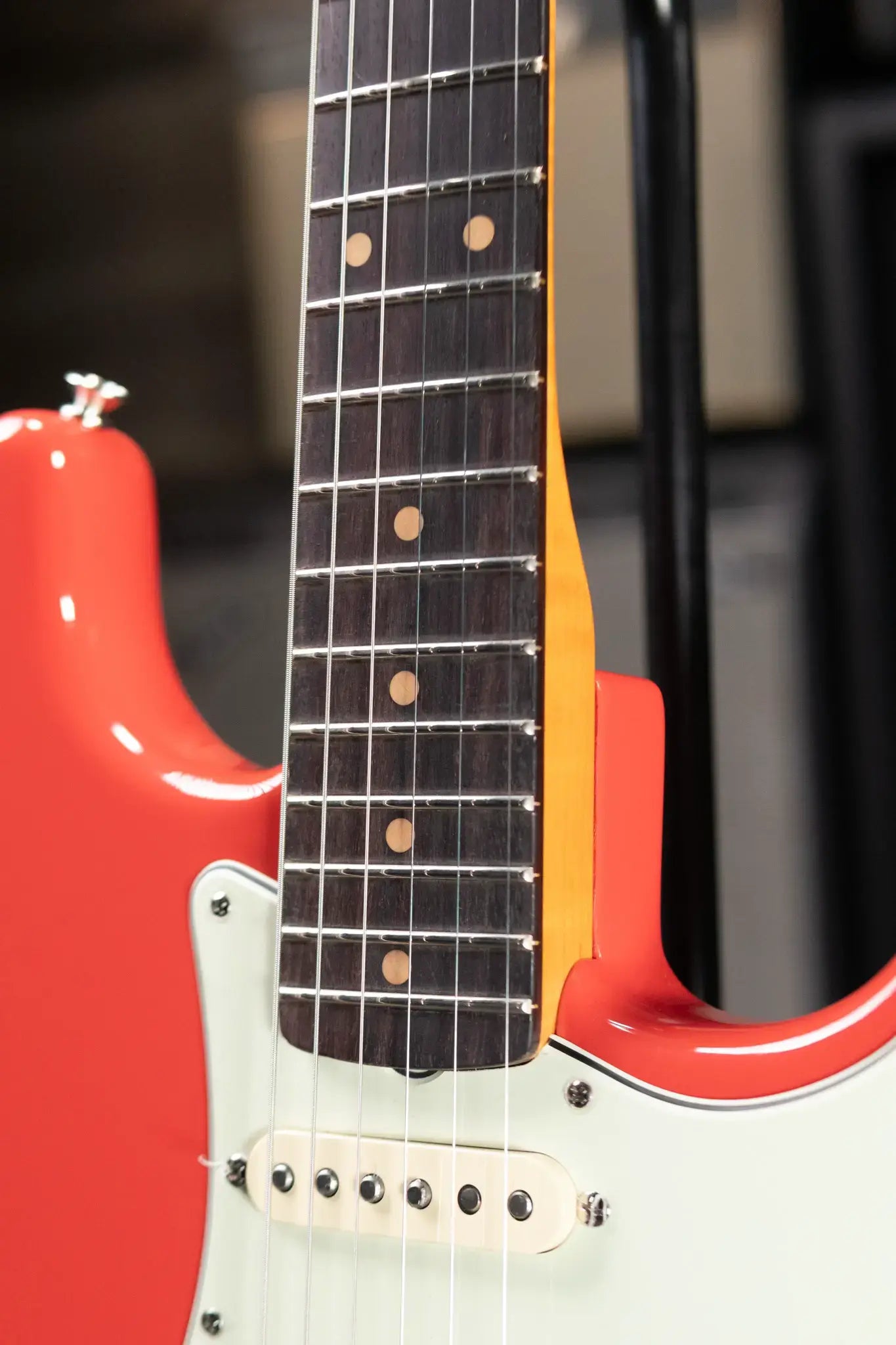 Fender Limited Edition American Vintage II '61 Stratocaster Electric Guitar, Rosewood Fingerboard - Fiesta Red with Hardshell Case