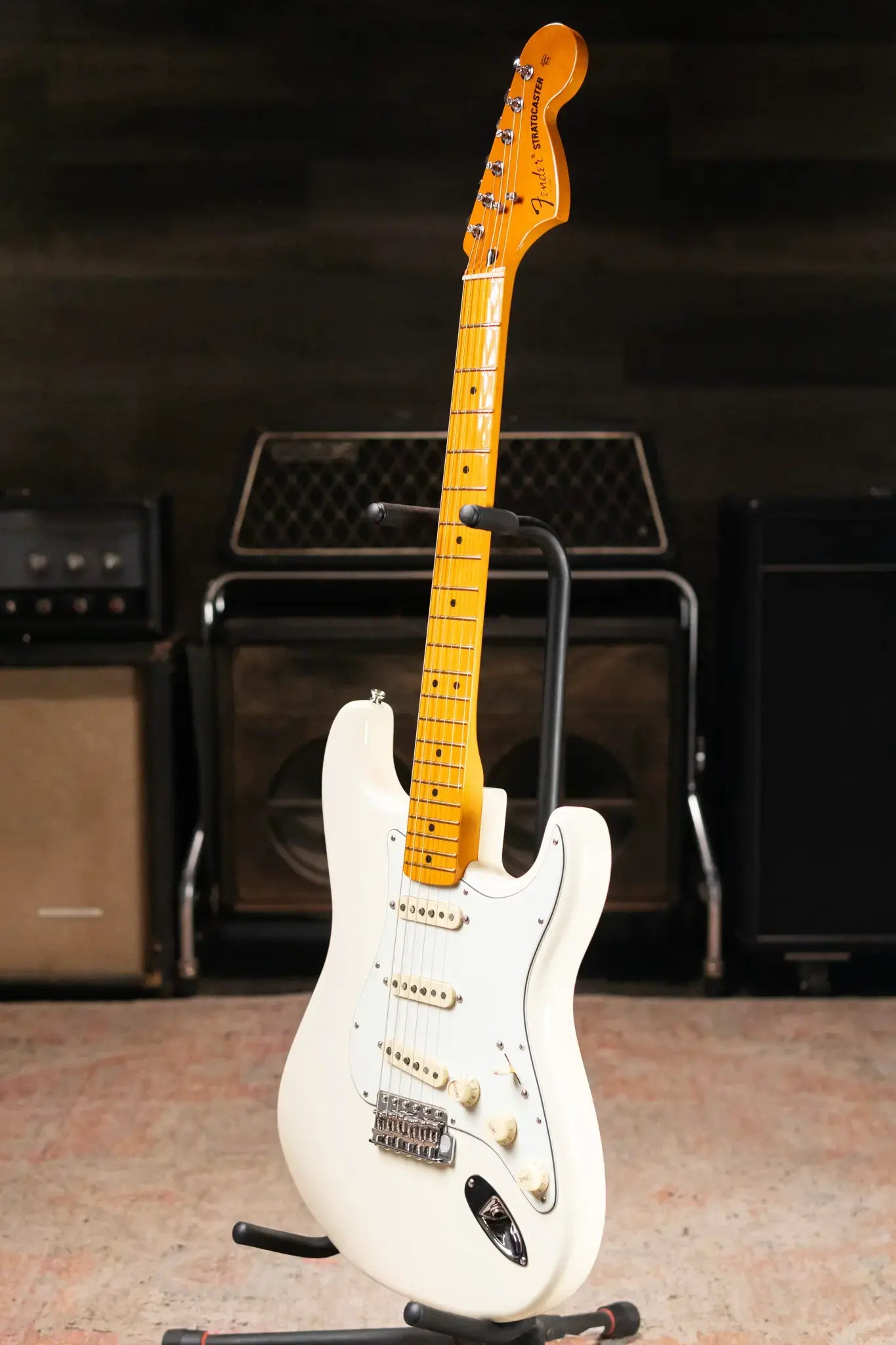 Fender Limited Edition American Vintage II '73 Stratocaster Electric Guitar, Maple Fingerboard - Olympic White with Hardshell Case
