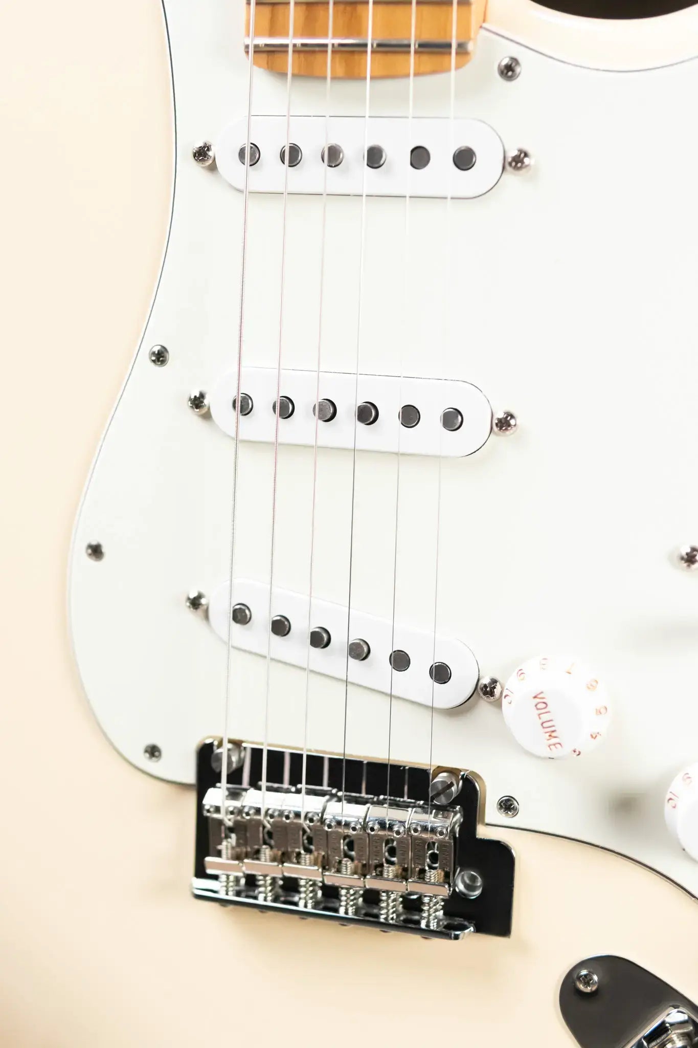 Fender Limited Edition Player II Stratocaster Electric Guitar, Roasted Maple Neck - Olympic White