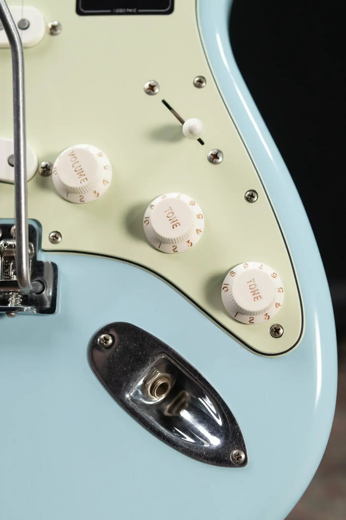 Fender Limited Edition Vintera II Road Worn '60S Stratocaster Electric Guitar - Sonic Blue with Hardshell Case