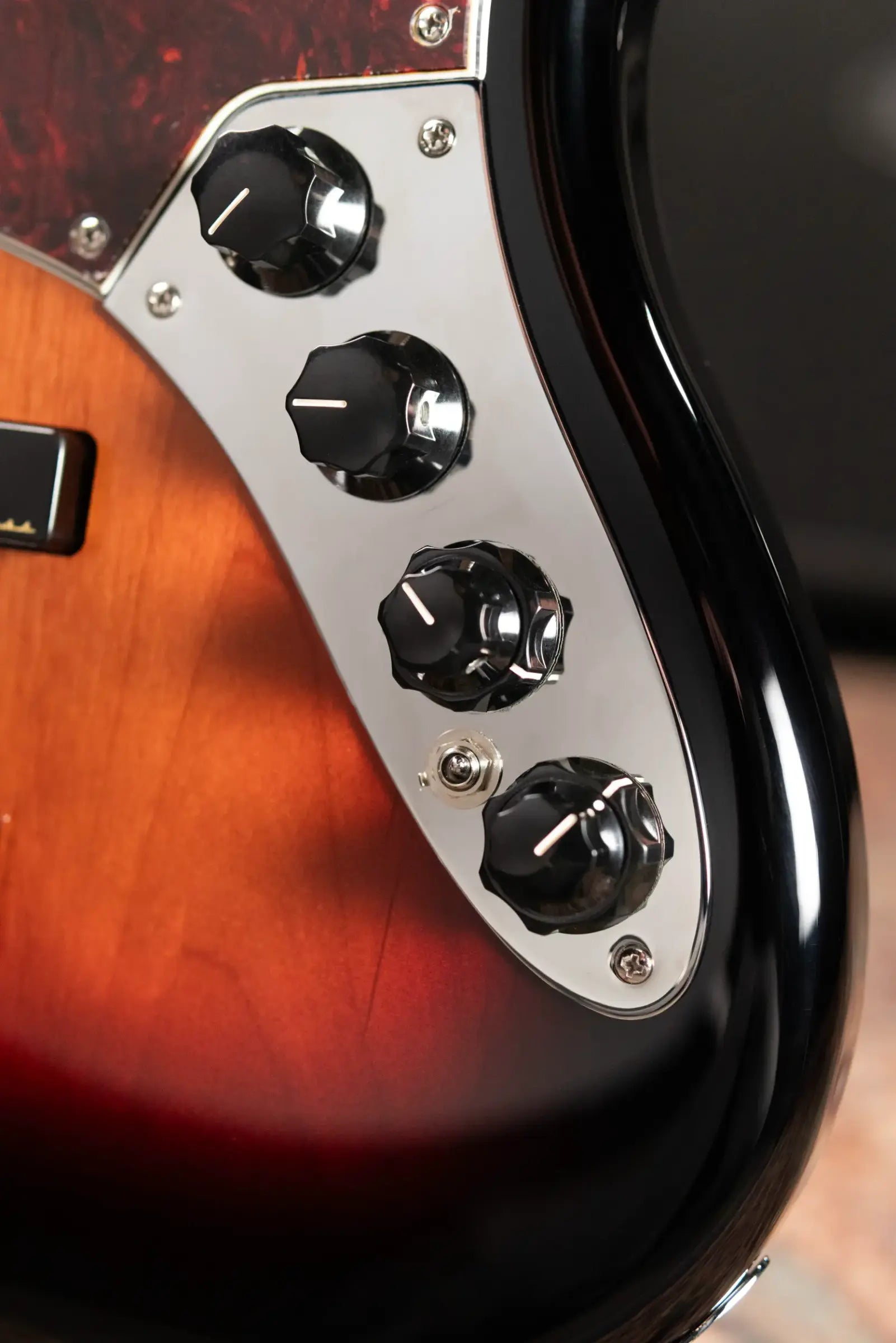 Fender Player II Modified Active Jazz Bass, Maple Fingerboard - 3 Tone Sunburst with Gig Bag