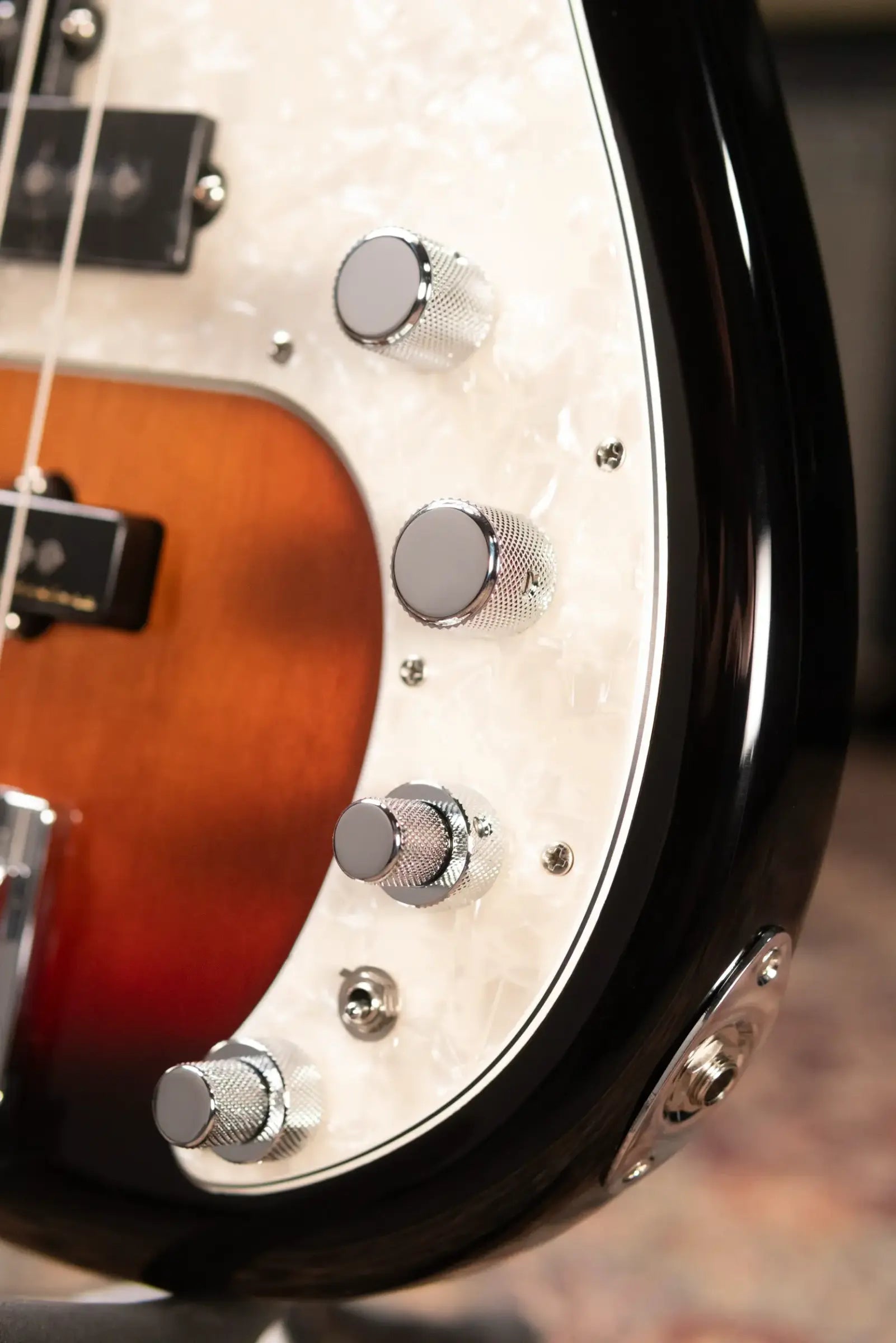 Fender Player II Modified Active Precision Bass, Maple Fingerboard - 3 Tone Sunburst with Deluxe Gig Bag