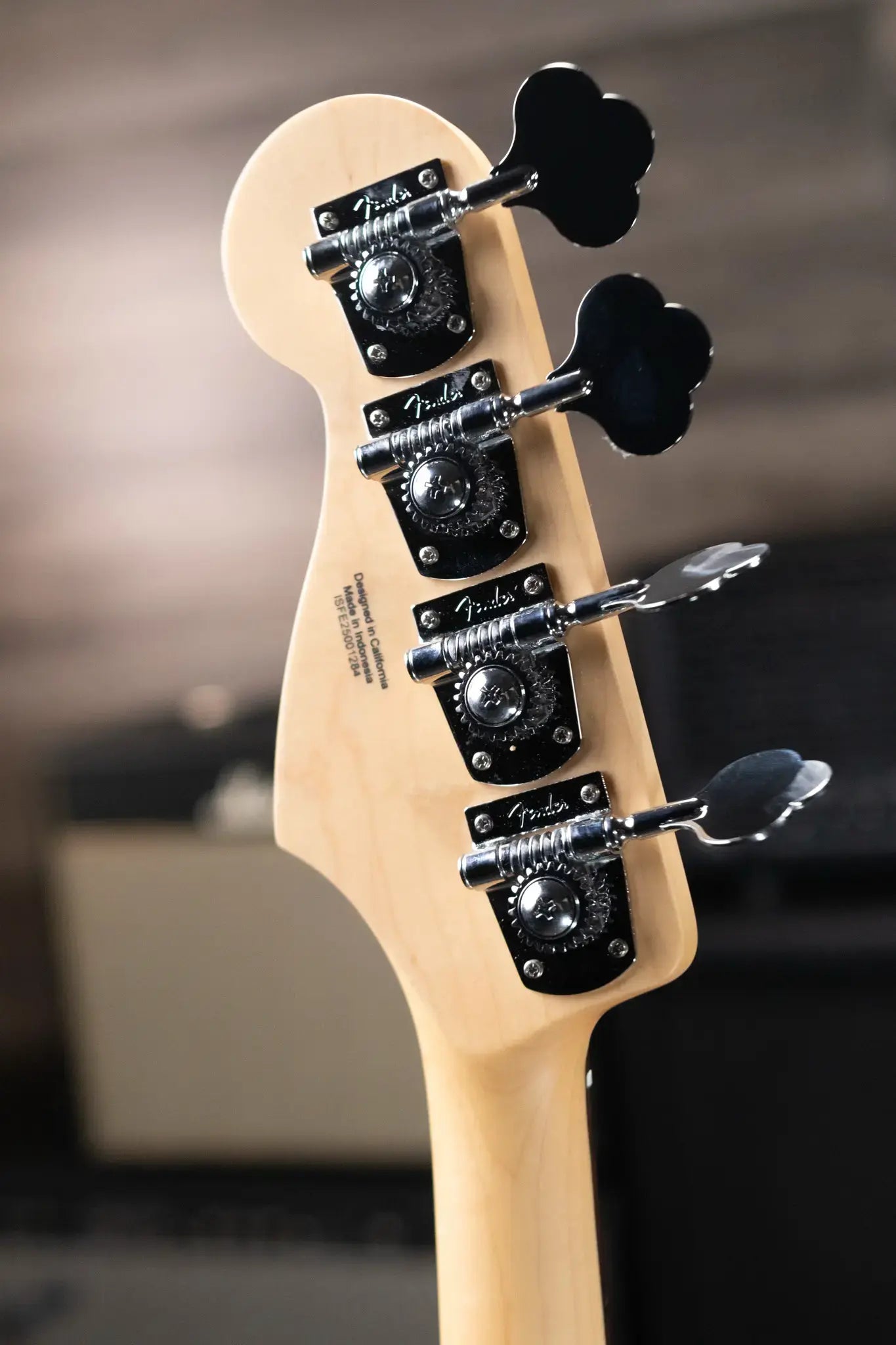 Fender Standard Jazz Bass - 3-Color Sunburst