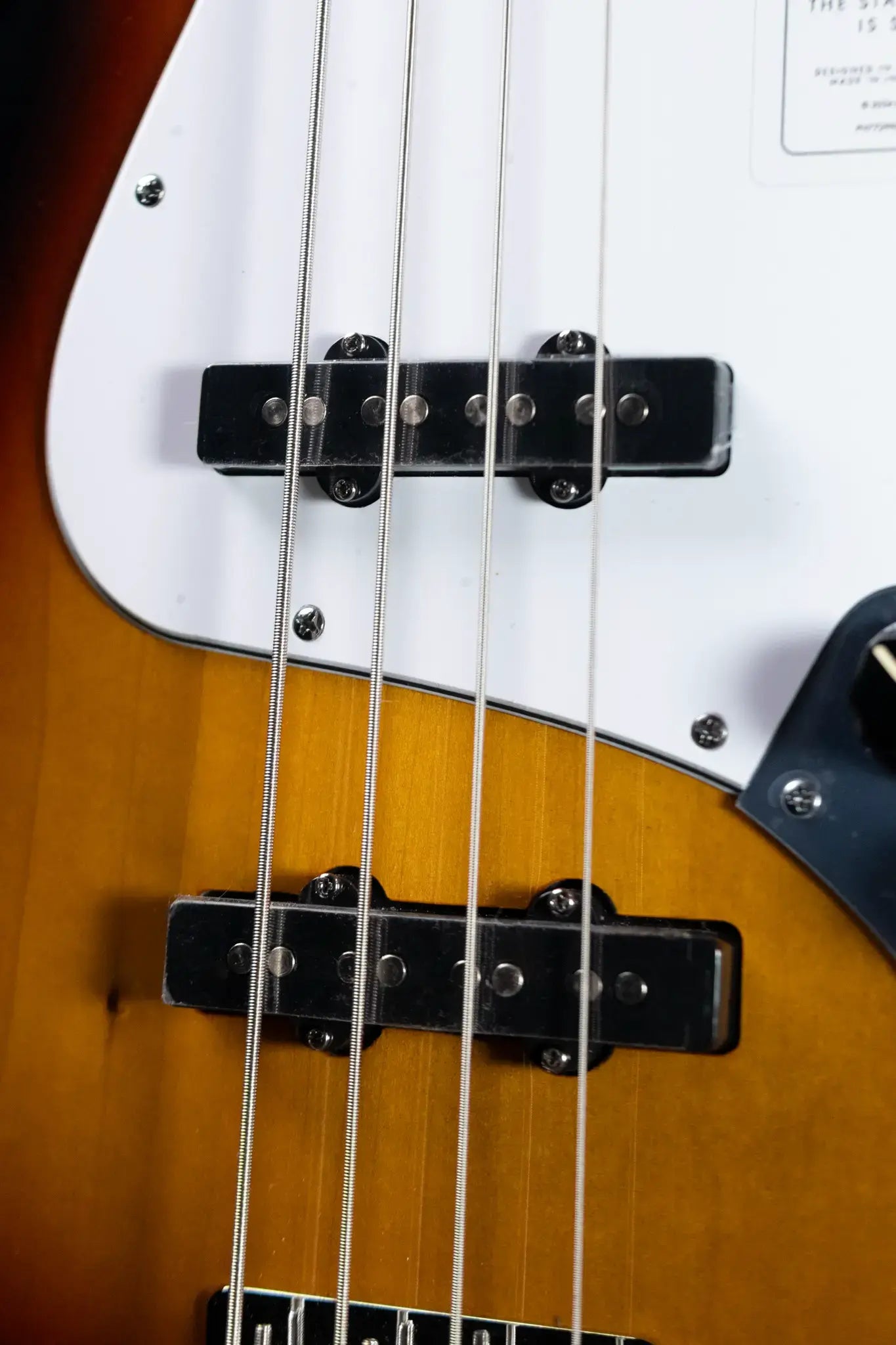 Fender Standard Jazz Bass - 3-Color Sunburst