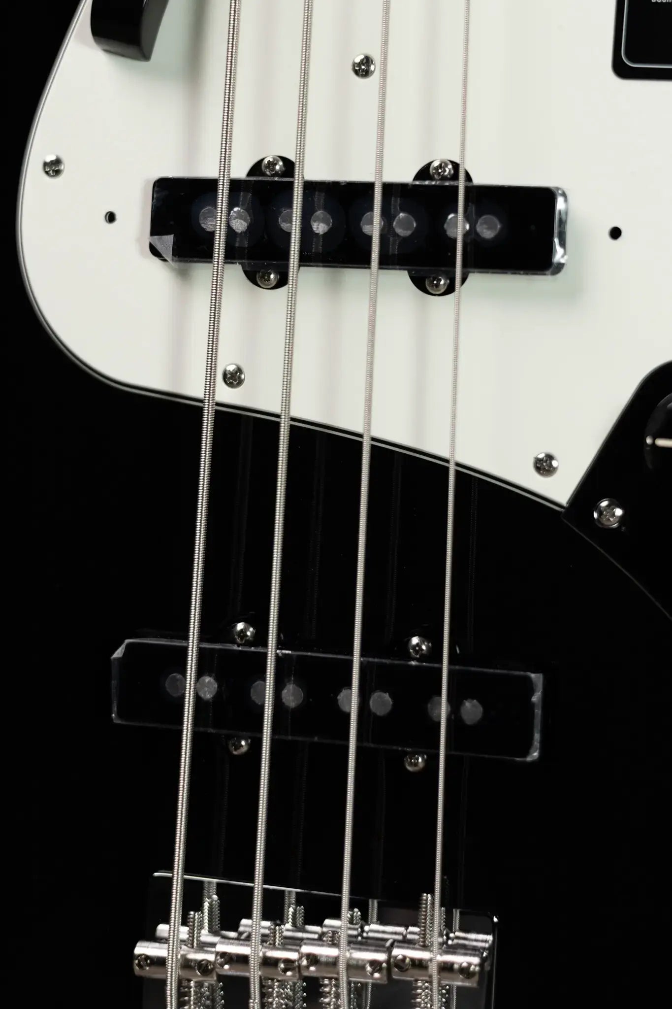 Fender Vintera III Early '70s Jazz Bass Guitar - Black with Gig Bag