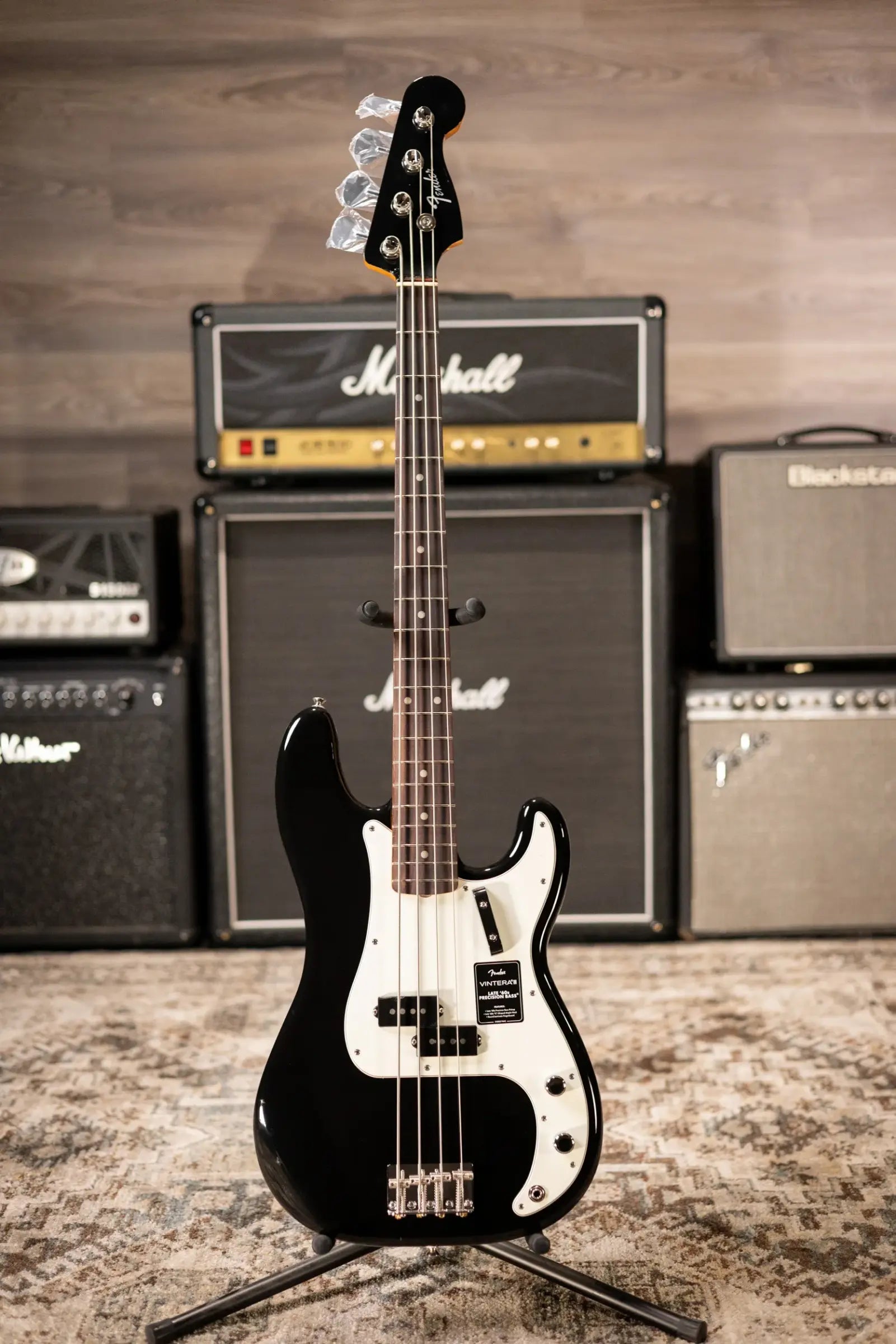 Fender Vintera III Later '60s Precision Bass - Black with Gig Bag