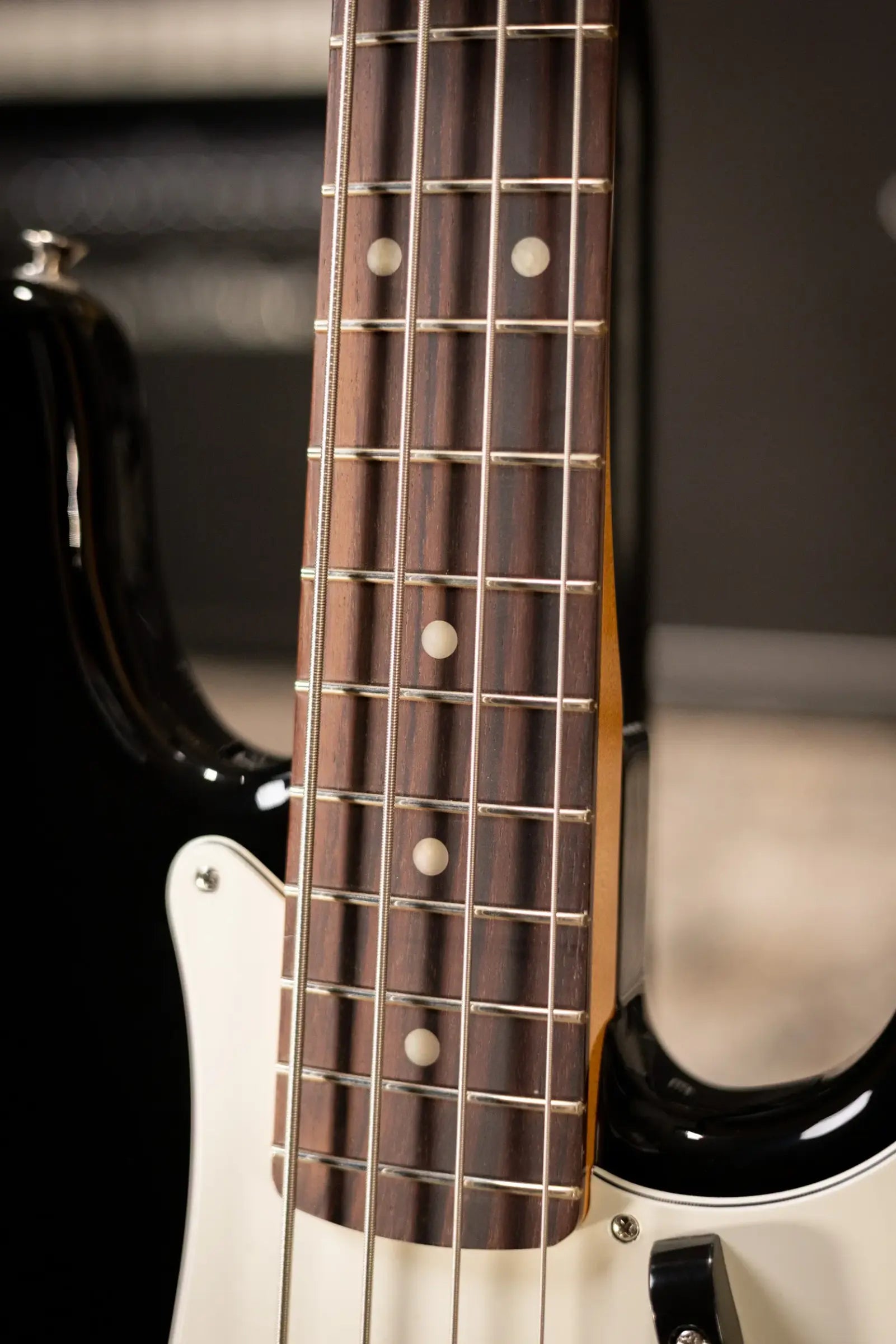 Fender Vintera III Later '60s Precision Bass - Black with Gig Bag
