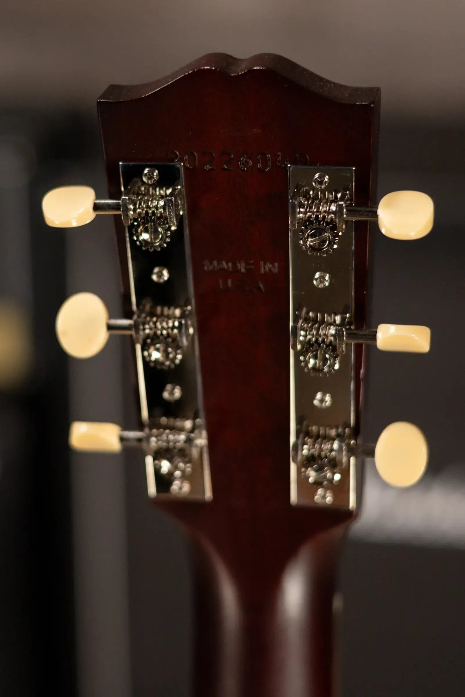 Gibson Century Collection L-00 12-Fret Acoustic Guitar - Vintage Sunburst with Hardshell Case - Floor Model