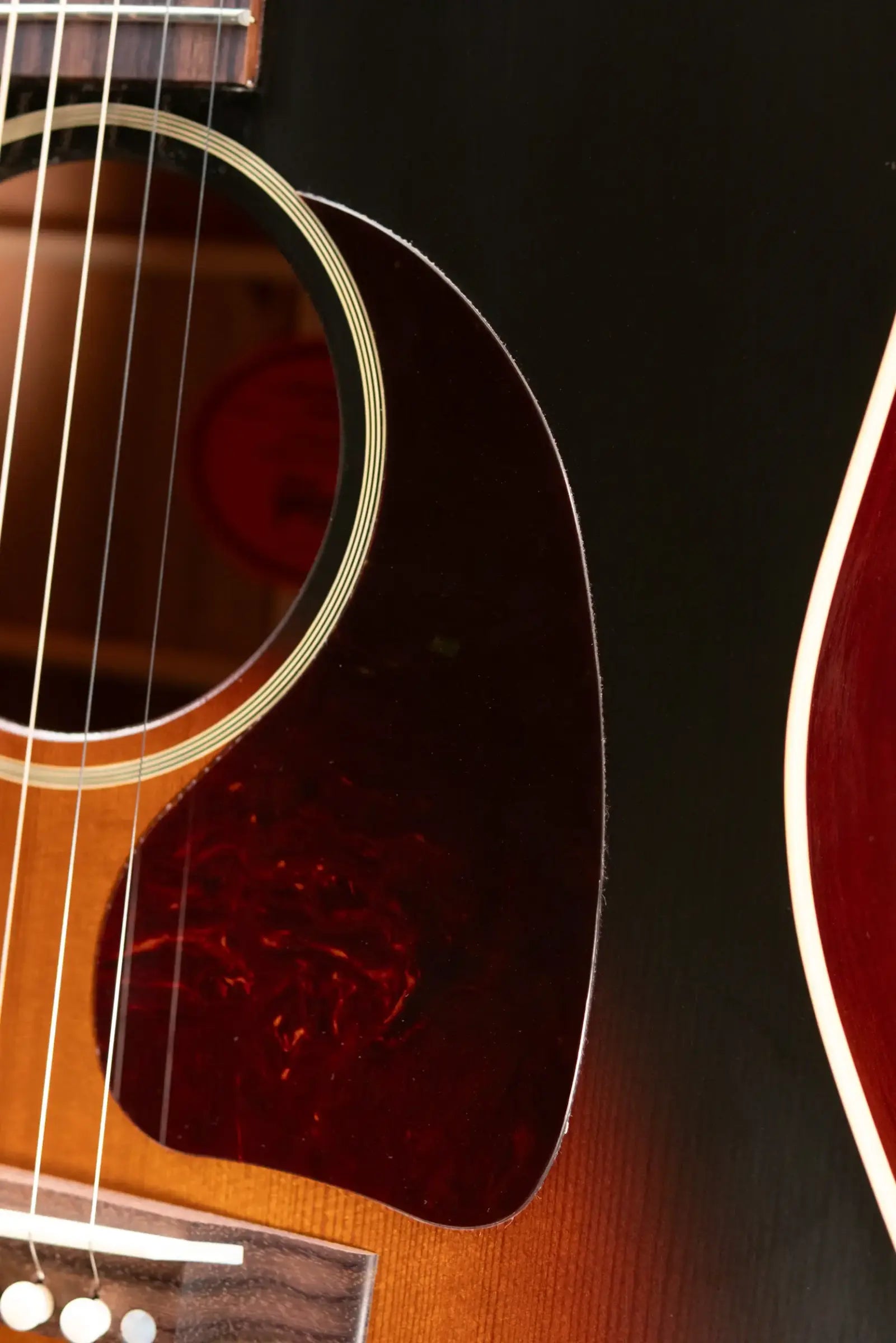 Gibson Custom Shop 1942 Banner J-45 Acoustic Guitar - Vintage Sunburst with Hardshell Case