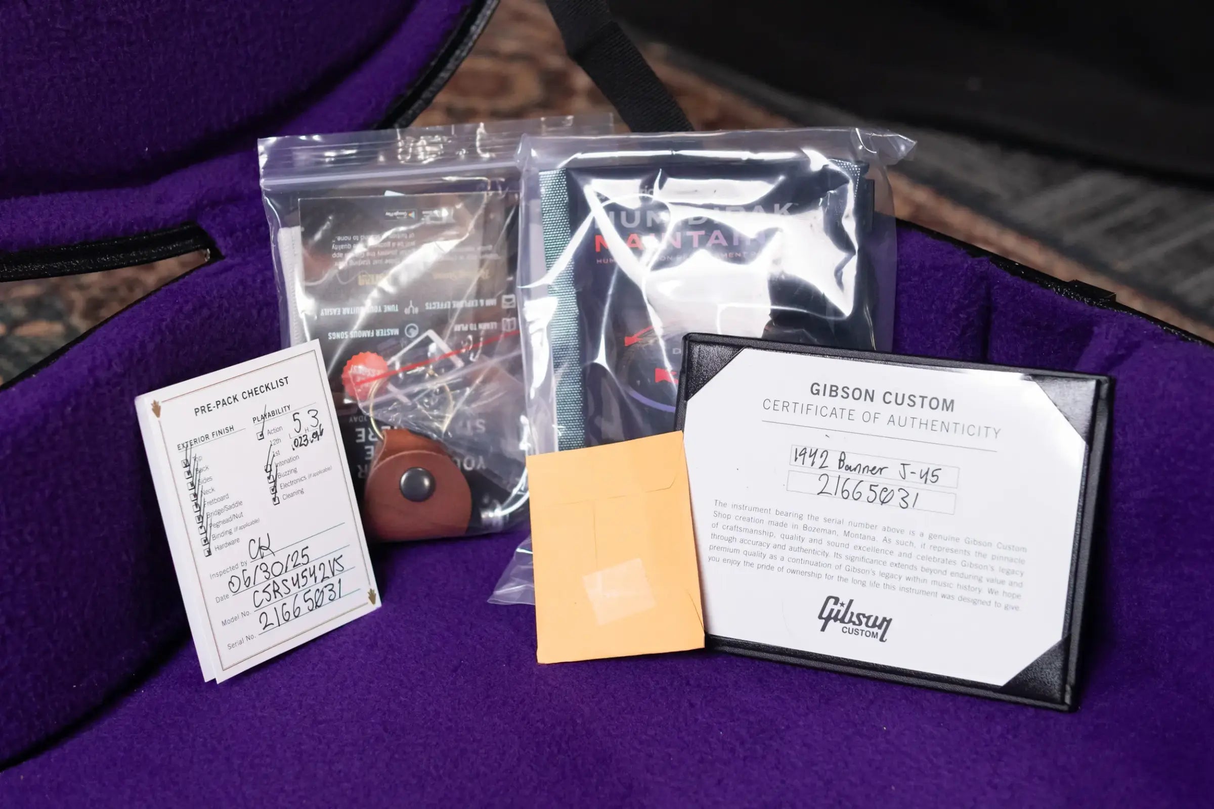 Gibson Custom Shop 1942 Banner J-45 Acoustic Guitar - Vintage Sunburst with Hardshell Case