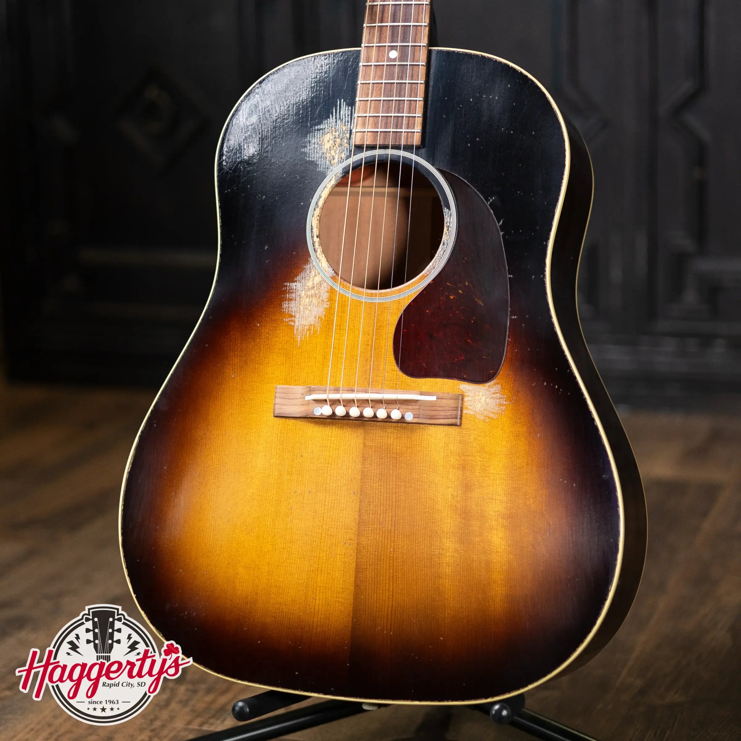 Gibson Custom Shop 1942 Banner J-45 Murphy Lab Heavy Aged Acoustic Guitar - Vintage Sunburst with Hardshell Case