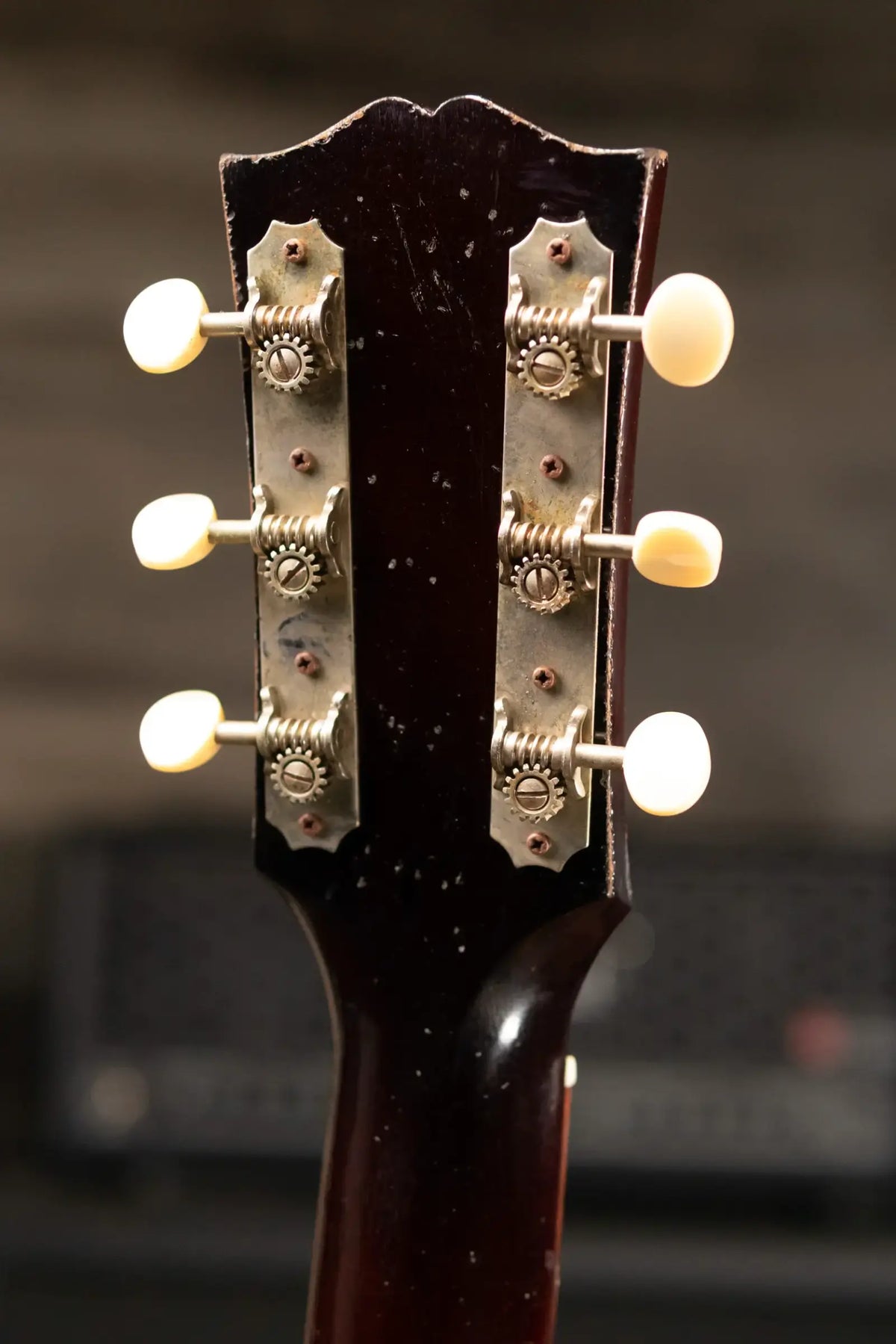 Gibson Custom Shop 1942 Banner J-45 Murphy Lab Light Aged Acoustic Guitar - Vintage Sunburst with Hardshell Case
