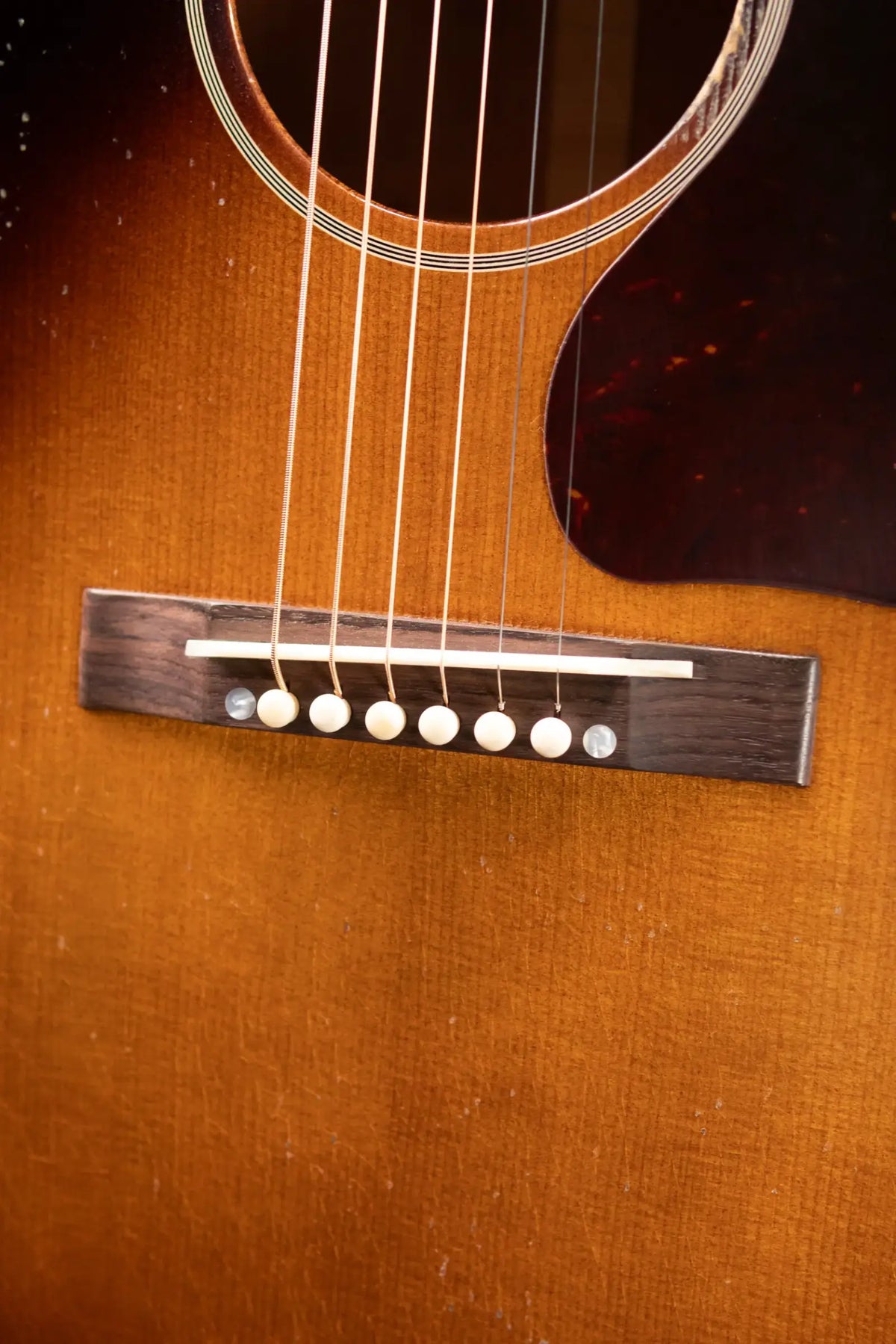 Gibson Custom Shop 1942 Banner J-45 Murphy Lab Light Aged Acoustic Guitar - Vintage Sunburst with Hardshell Case