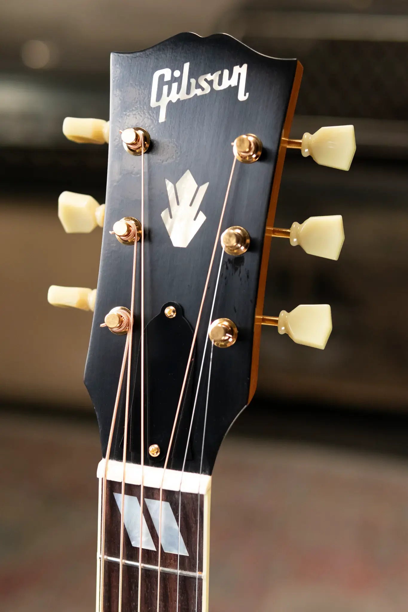 Gibson Custom Shop 1952 J-185 Acoustic Guitar - Antique Natural with Hardshell Case