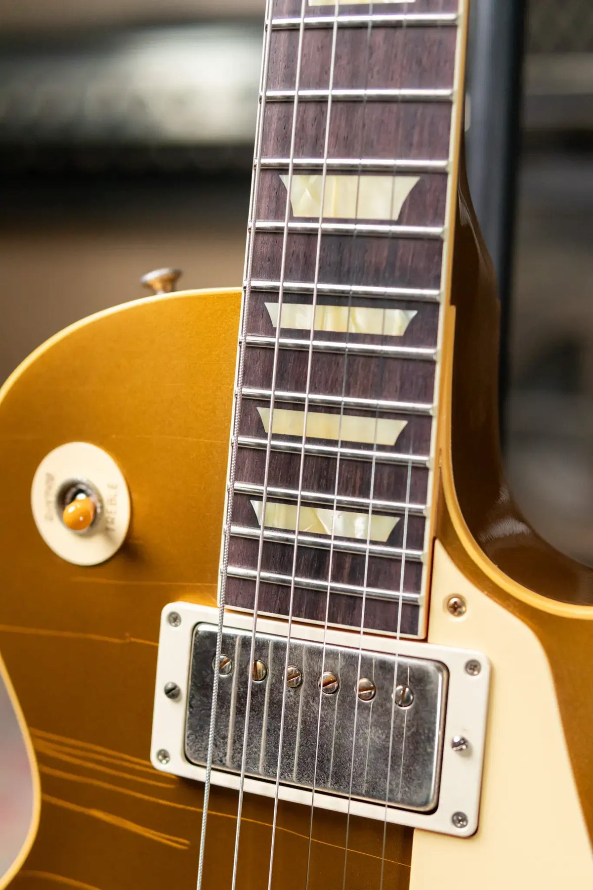 Gibson Custom Shop 1957 Les Paul Standard Murphy Lab Ultra Light Aged Electric Guitar with Bigsby - All Double Gold with Hardshell Case - Demo