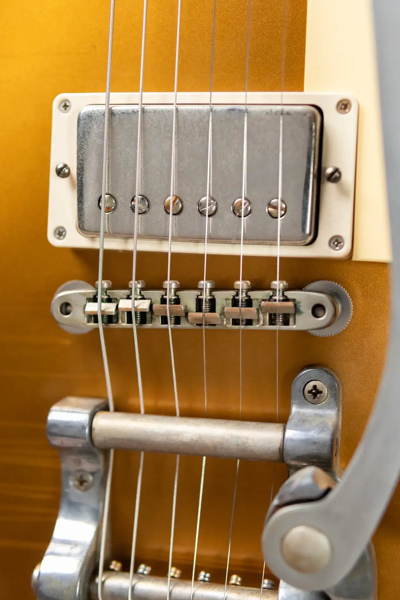 Gibson Custom Shop 1957 Les Paul Standard Murphy Lab Ultra Light Aged Electric Guitar with Bigsby - All Double Gold with Hardshell Case
