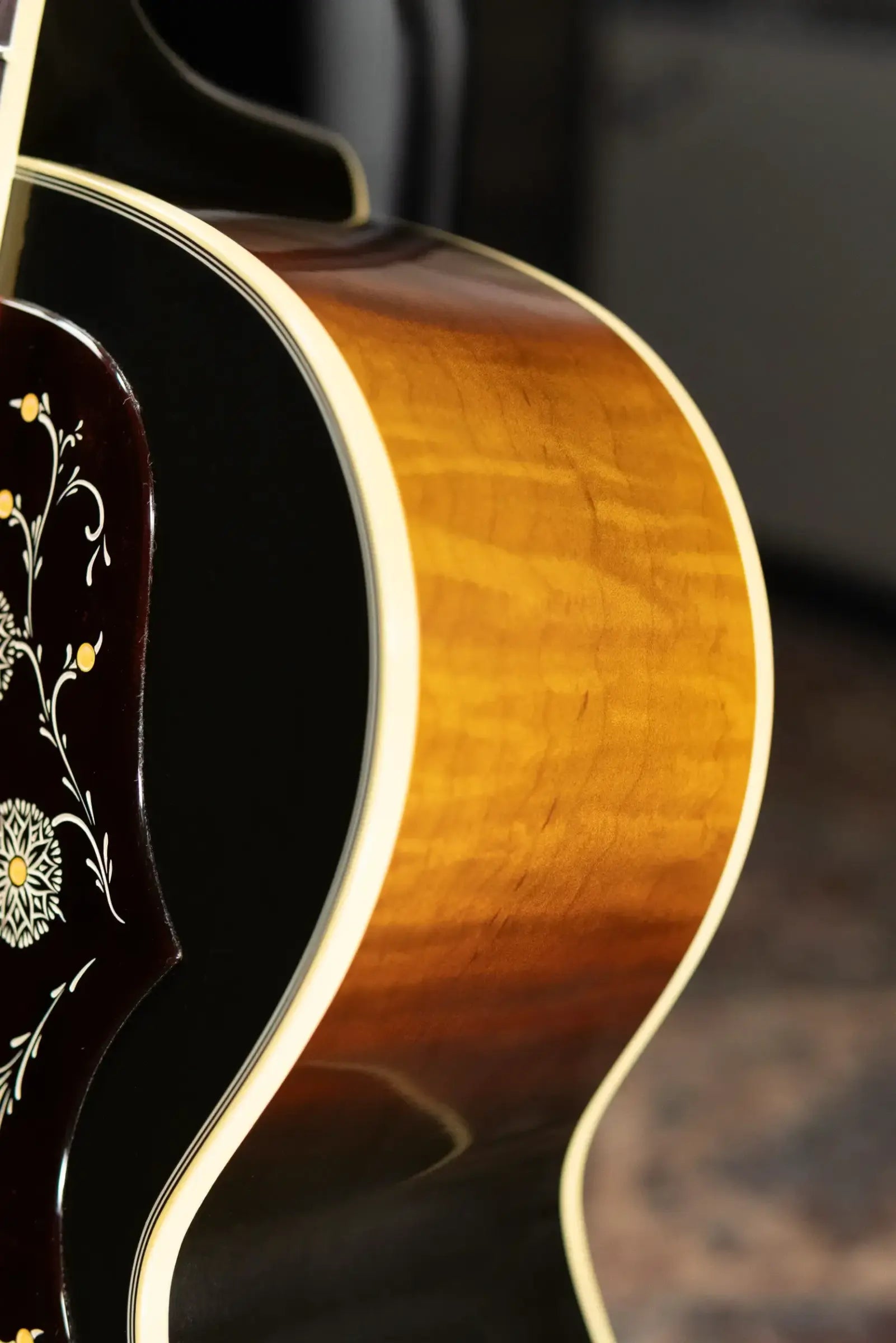 Gibson Custom Shop 1957 SJ-200 Acoustic Guitar - Vintage Sunburst with Hardshell Case