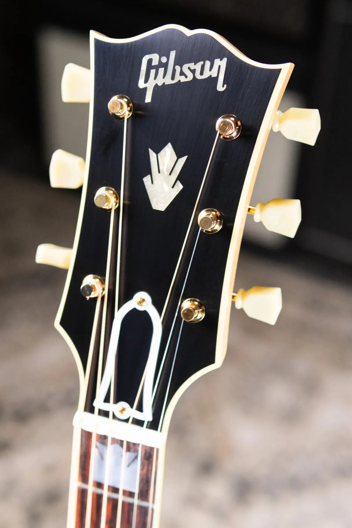 Gibson Custom Shop 1957 SJ-200 Jumbo Acoustic Guitar - Antique Natural with Hardshell Case