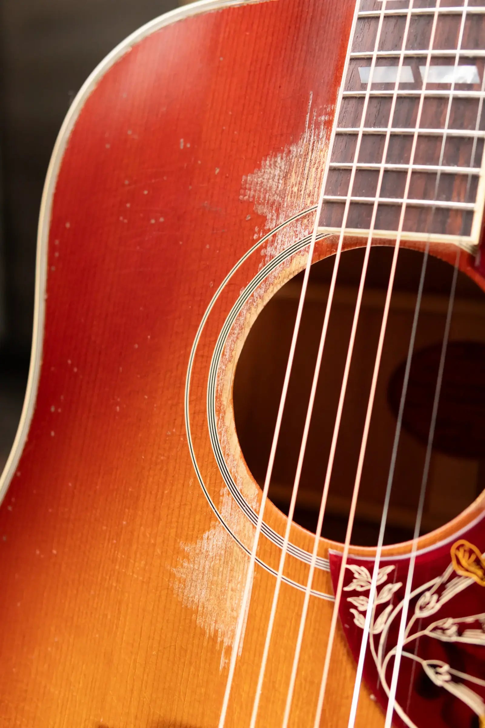 Gibson Custom Shop 1960 Hummingbird Murphy Lab Heavy Aged Dreadnought Acoustic Guitar - Heritage Cherry Sunburst with Hardshell Case