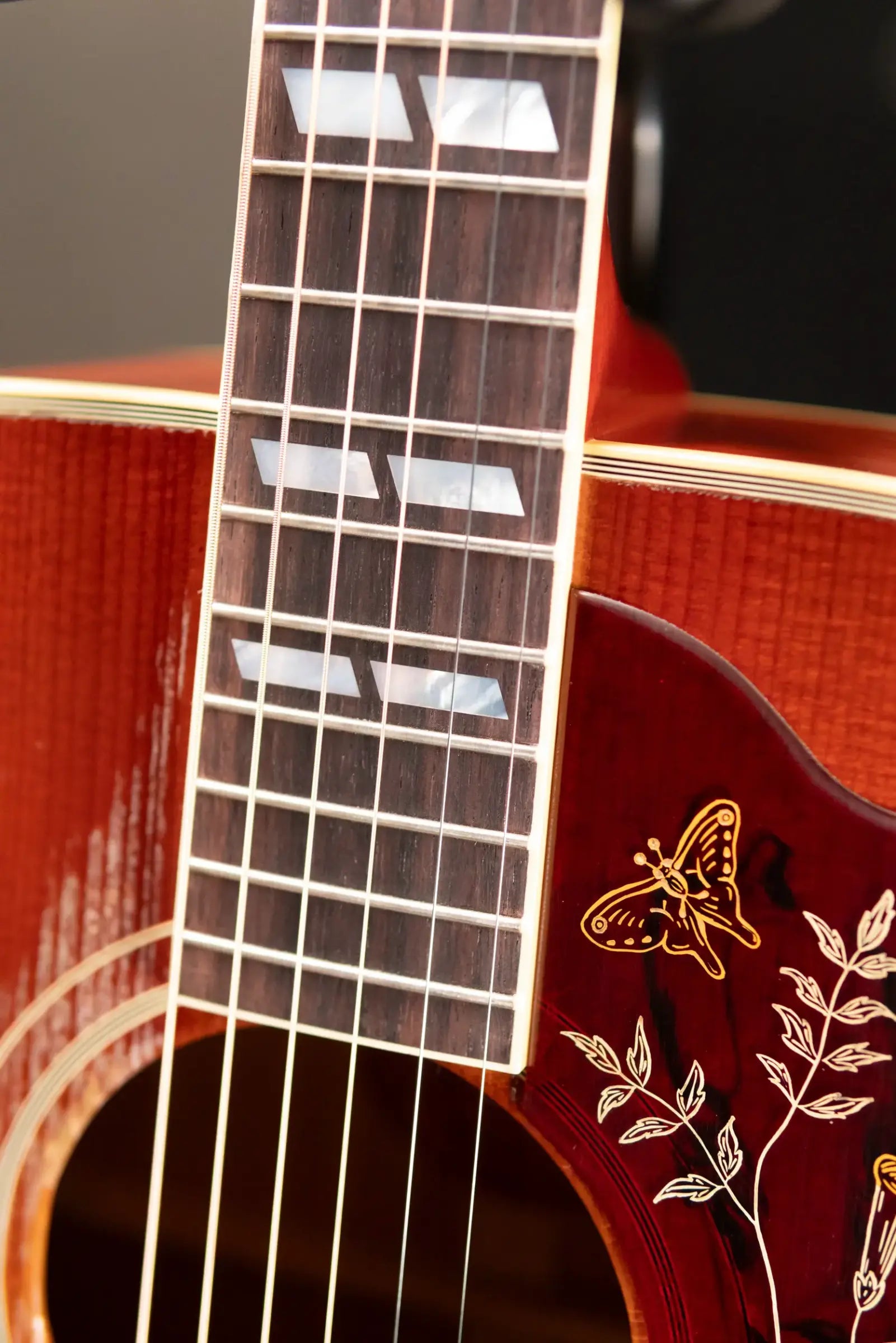 Gibson Custom Shop 1960 Hummingbird Murphy Lab Heavy Aged Dreadnought Acoustic Guitar - Heritage Cherry Sunburst with Hardshell Case