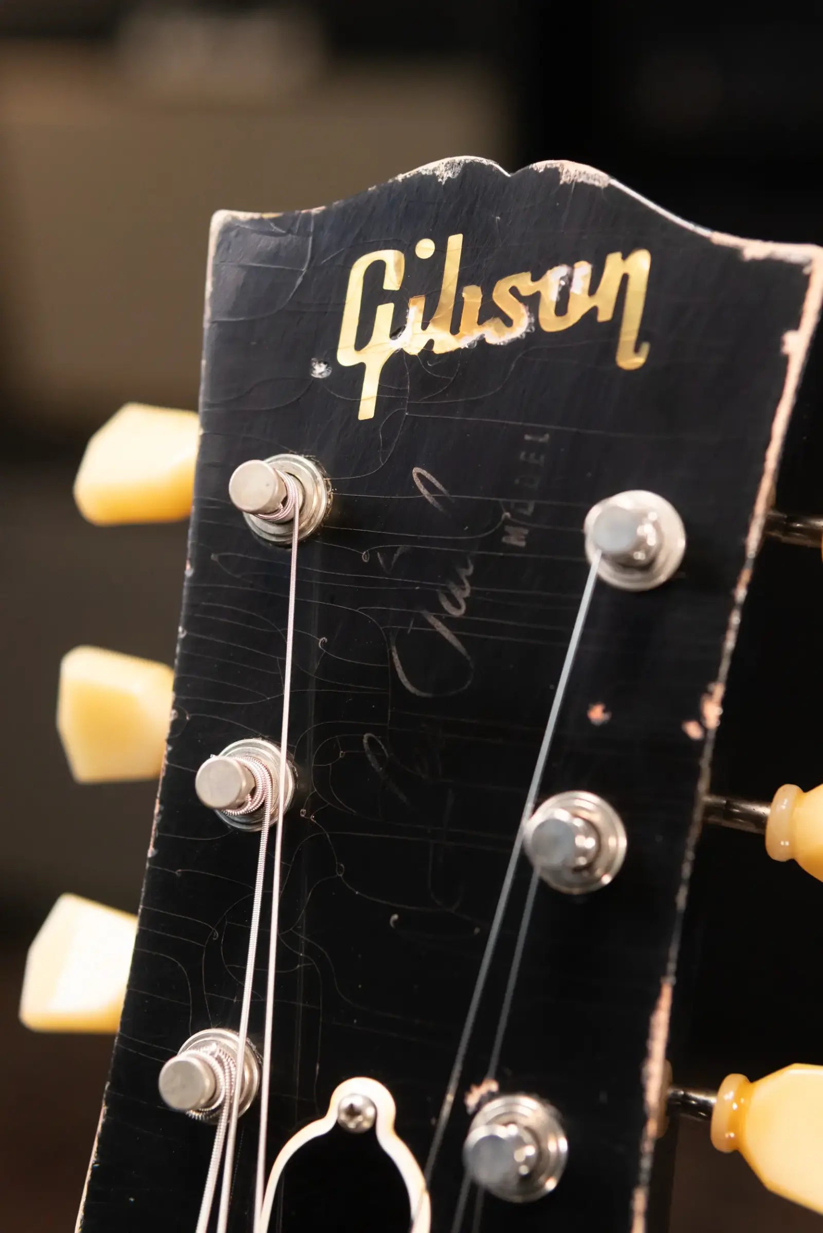 Gibson Custom Shop '57 Les Paul Standard Murphy Lab Ultra Heavy Aged Electric Guitar - Ebony over Double Gold with Hardshell Case