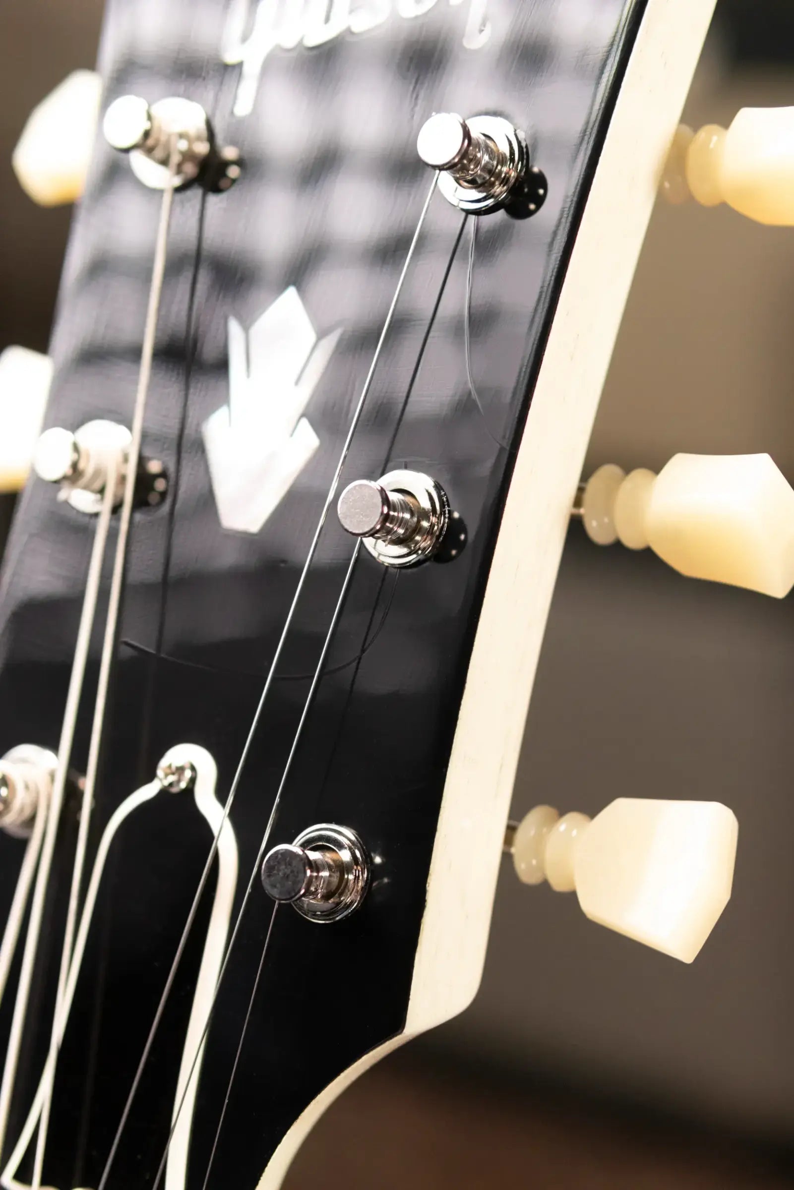 Gibson Custom Shop 64 SG Standard with Maestro Electric Guitar - TV White with Hardshell Case - Floor Model
