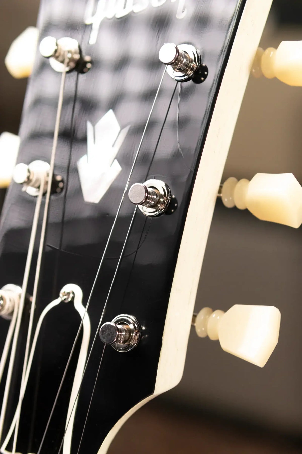 Gibson Custom Shop 64 SG Standard with Maestro Electric Guitar - TV White with Hardshell Case - Floor Model