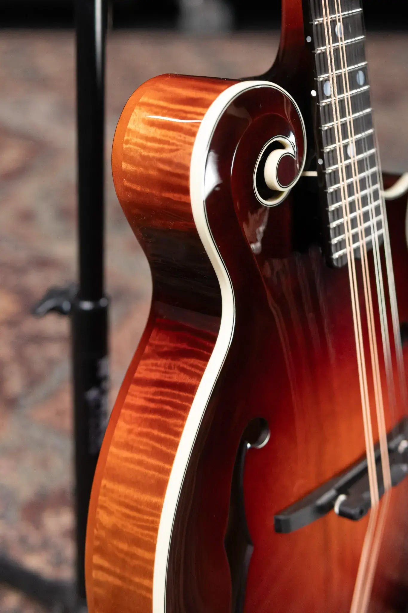 Gibson Custom Shop F-5G Mandolin - Dark Burst with Hardshell Case