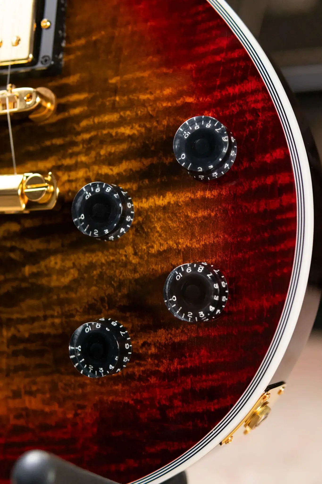 Gibson Custom Shop Les Paul Axcess Custom Figured Top with Ebony Fingerboard Electric Guitar - Bengal Burst with Hardshell Case