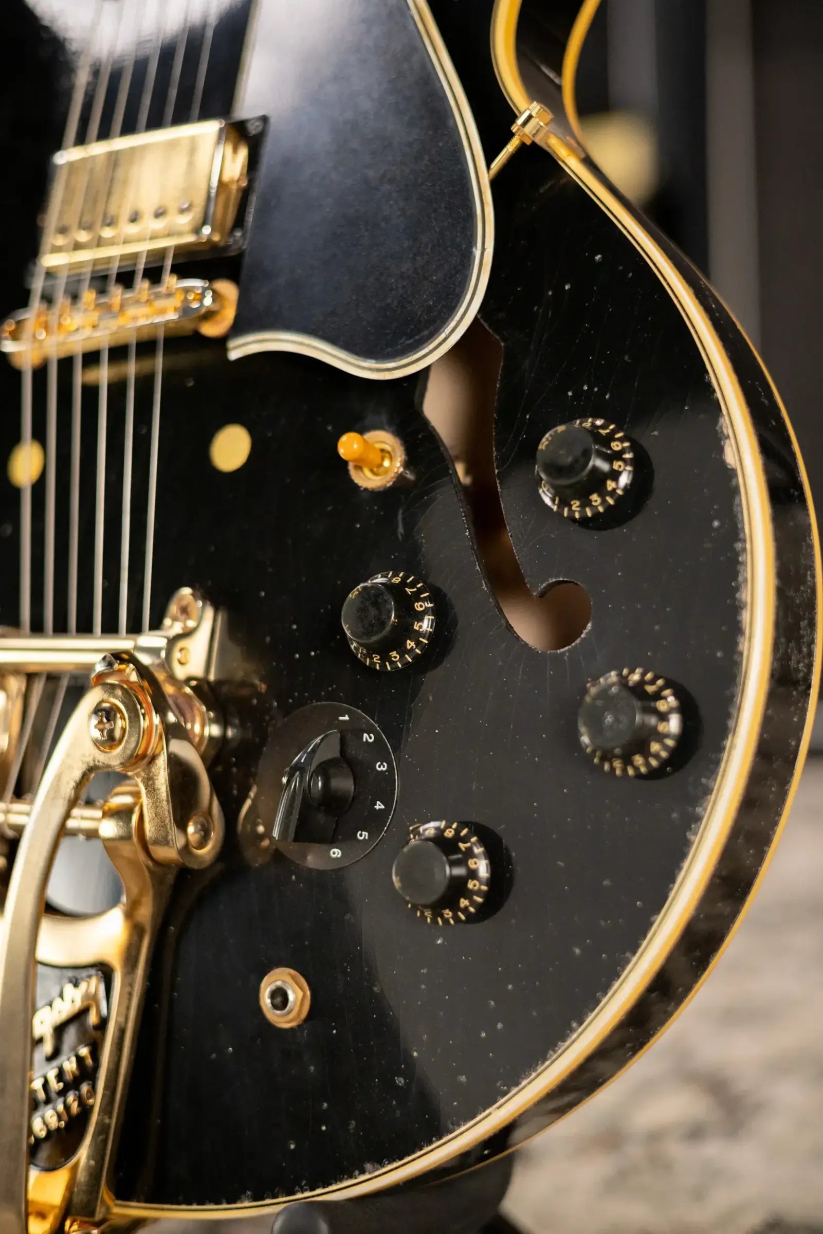 Gibson Custom Shop Limited Edition 1959 ES-345 Varitone Bigsby Reissue Murphy Lab Semi-Hollow Electric Guitar - Ebony Heavy Aged with Hardshell Case