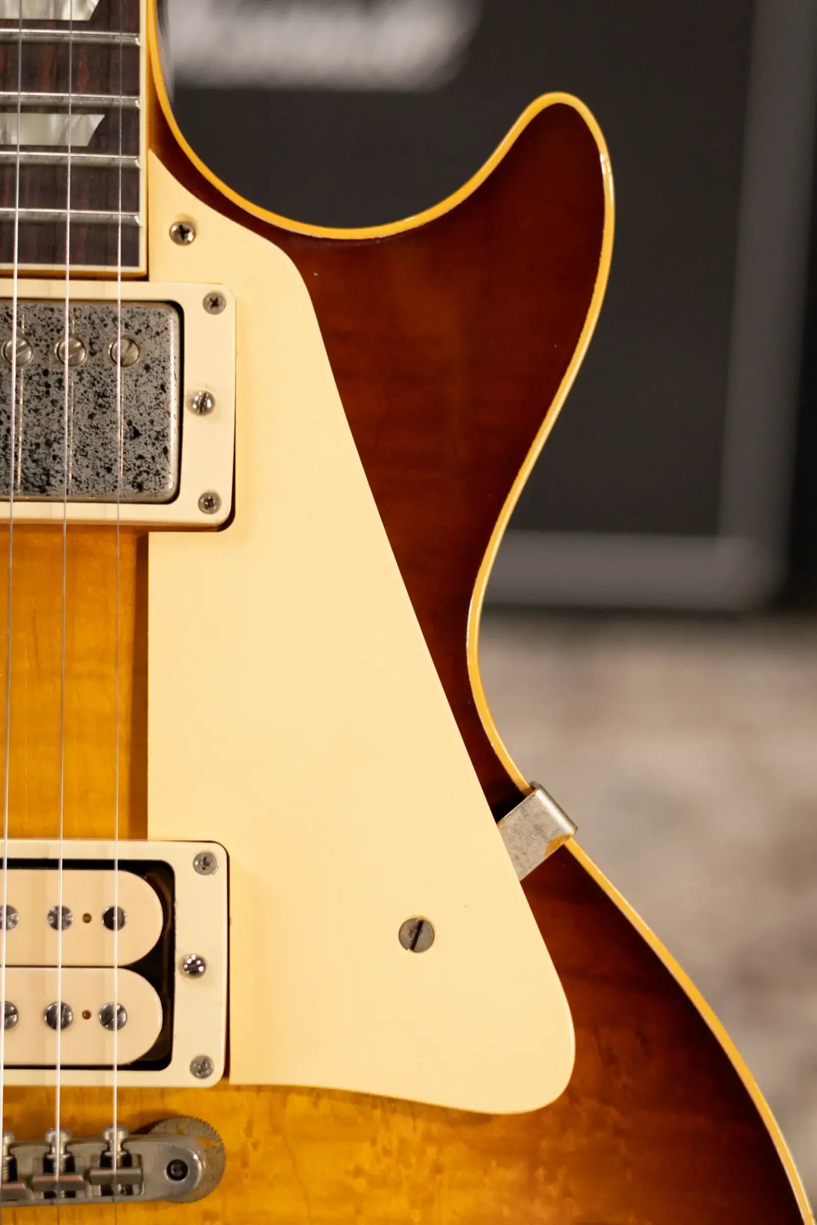 Gibson Custom Shop Limited Edition 1959 Les Paul Standard Birdseye Maple Pg 151 BOTB Murphy Lab Light Aged Electric Guitar with Hardshell Case