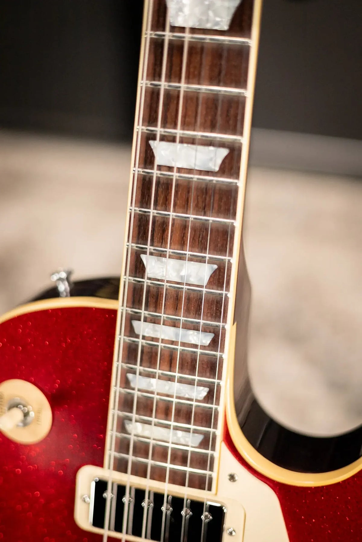 Gibson Custom Shop Limited Edition 1976 Les Paul Deluxe Reissue Electric Guitar - Red Sparkle VOS with Hardshell Case