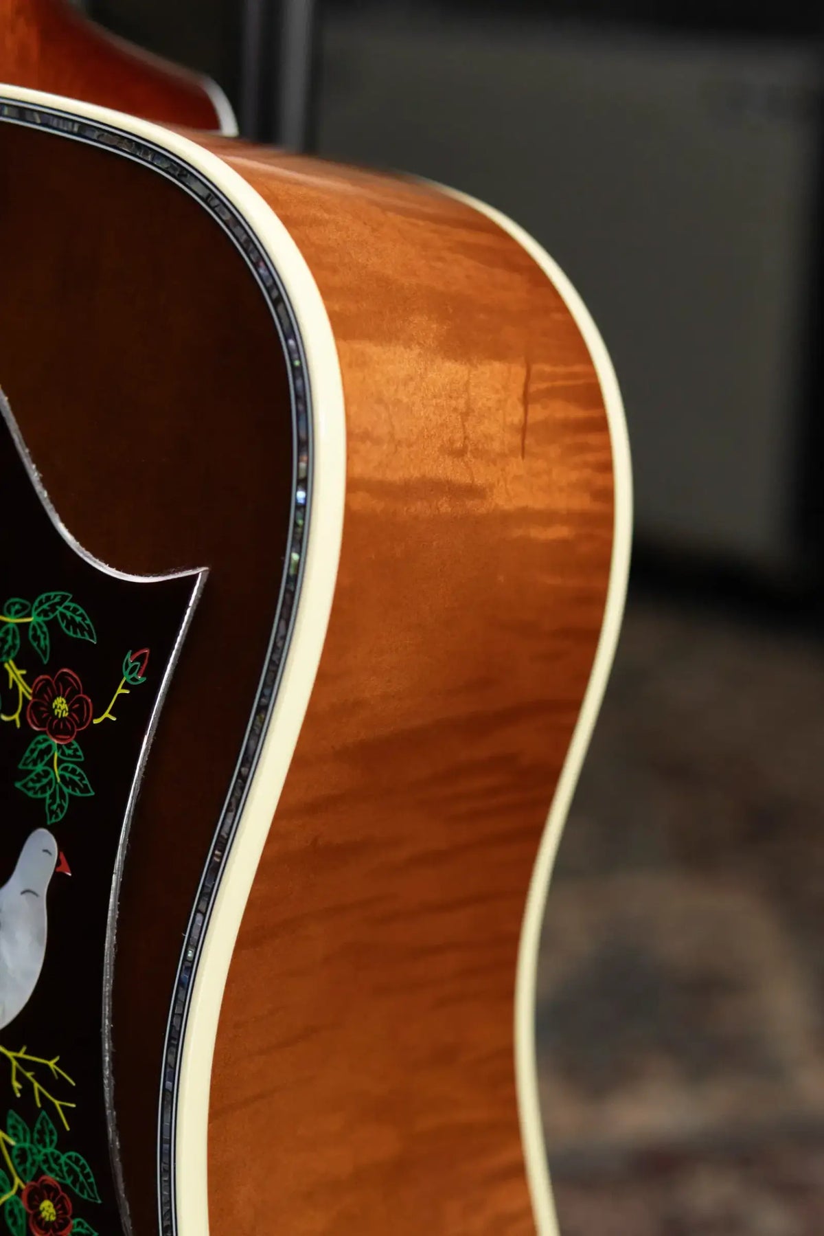 Gibson Dove Anniversary Limited Edition Acoustic/Electric Guitar - Cremona Burst with Hardshell Case