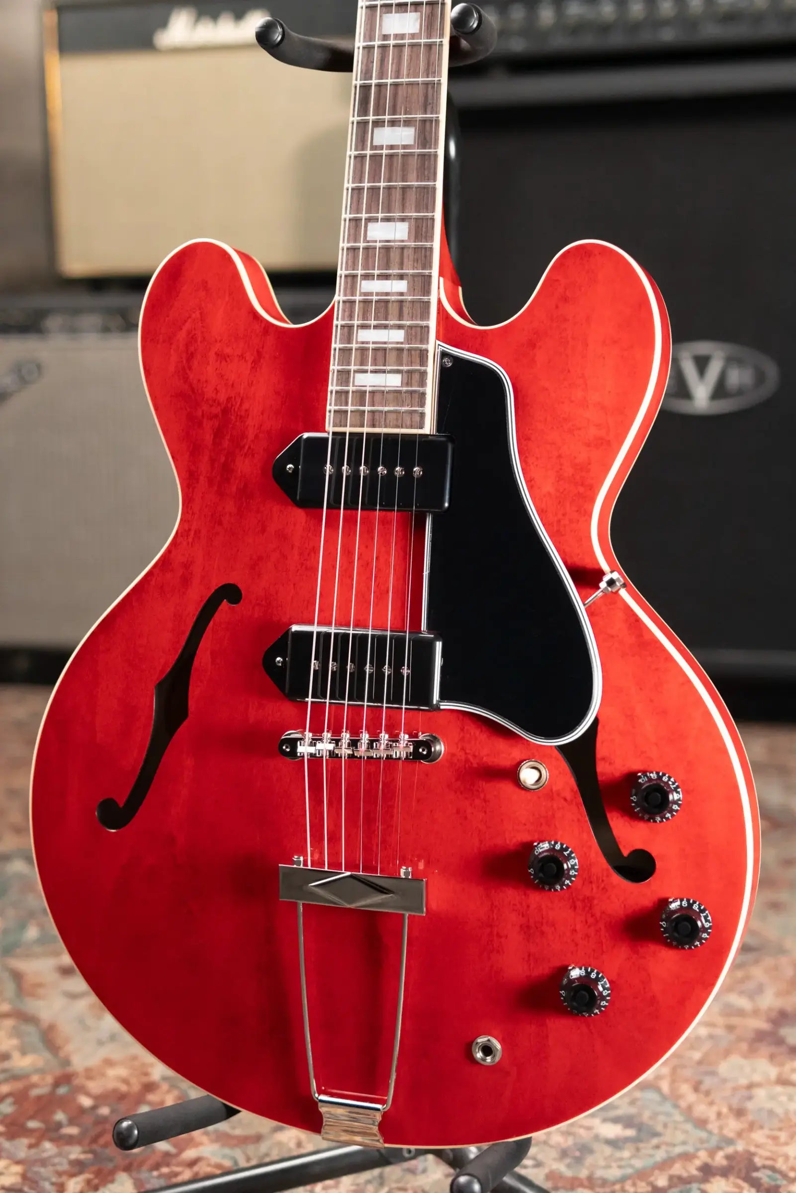 Gibson ES-330 Hollow Body Electric Guitar - Sixties Cherry with Hardshell Case