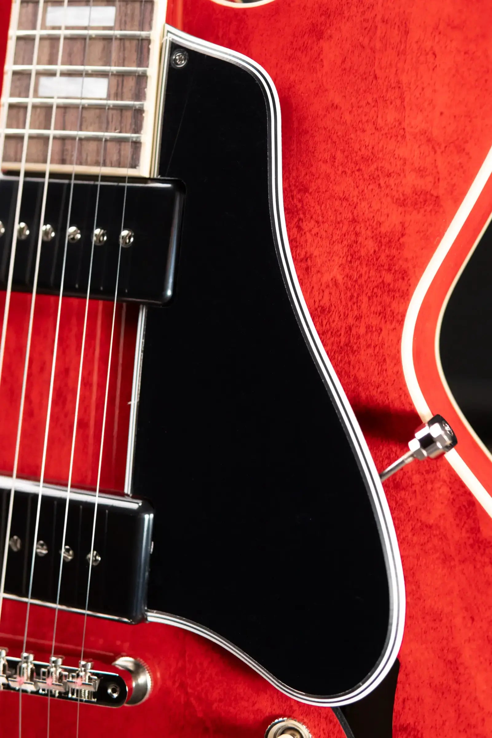 Gibson ES-330 Hollow Body Electric Guitar - Sixties Cherry with Hardshell Case