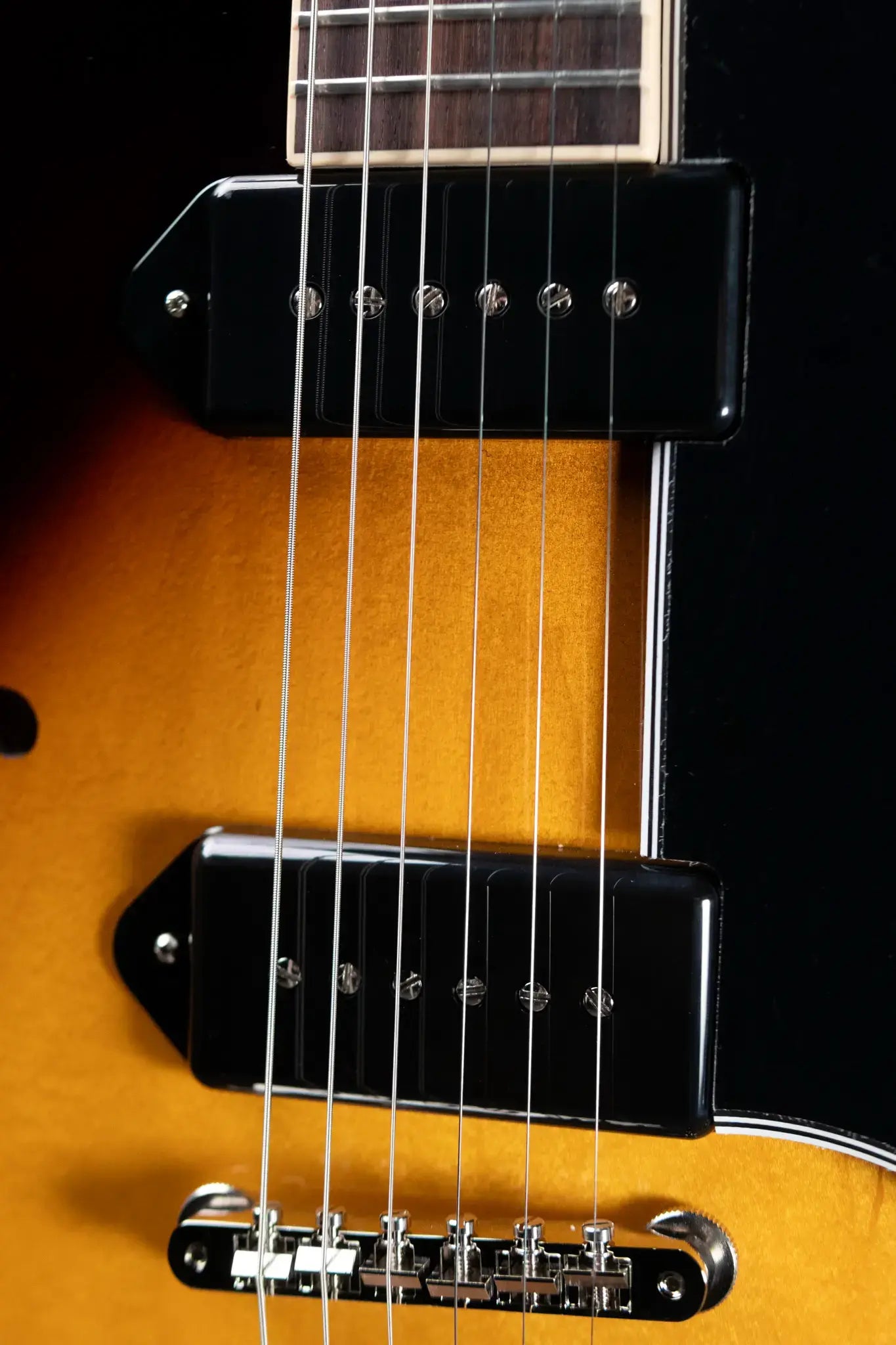 Gibson ES-330 Hollowbody Electric Guitar - Tobacco Burst with Hardshell Case