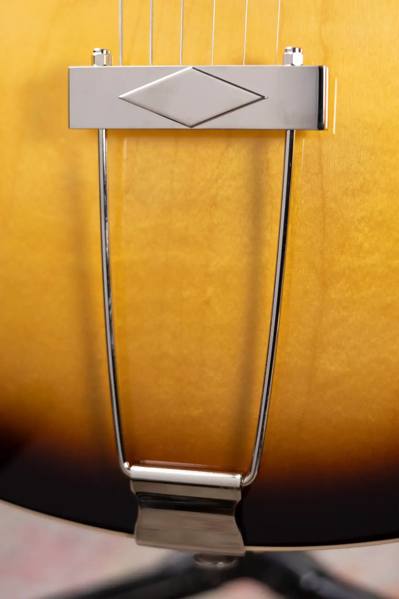 Gibson ES-330 Hollowbody - Tobacco Burst with Hardshell Case