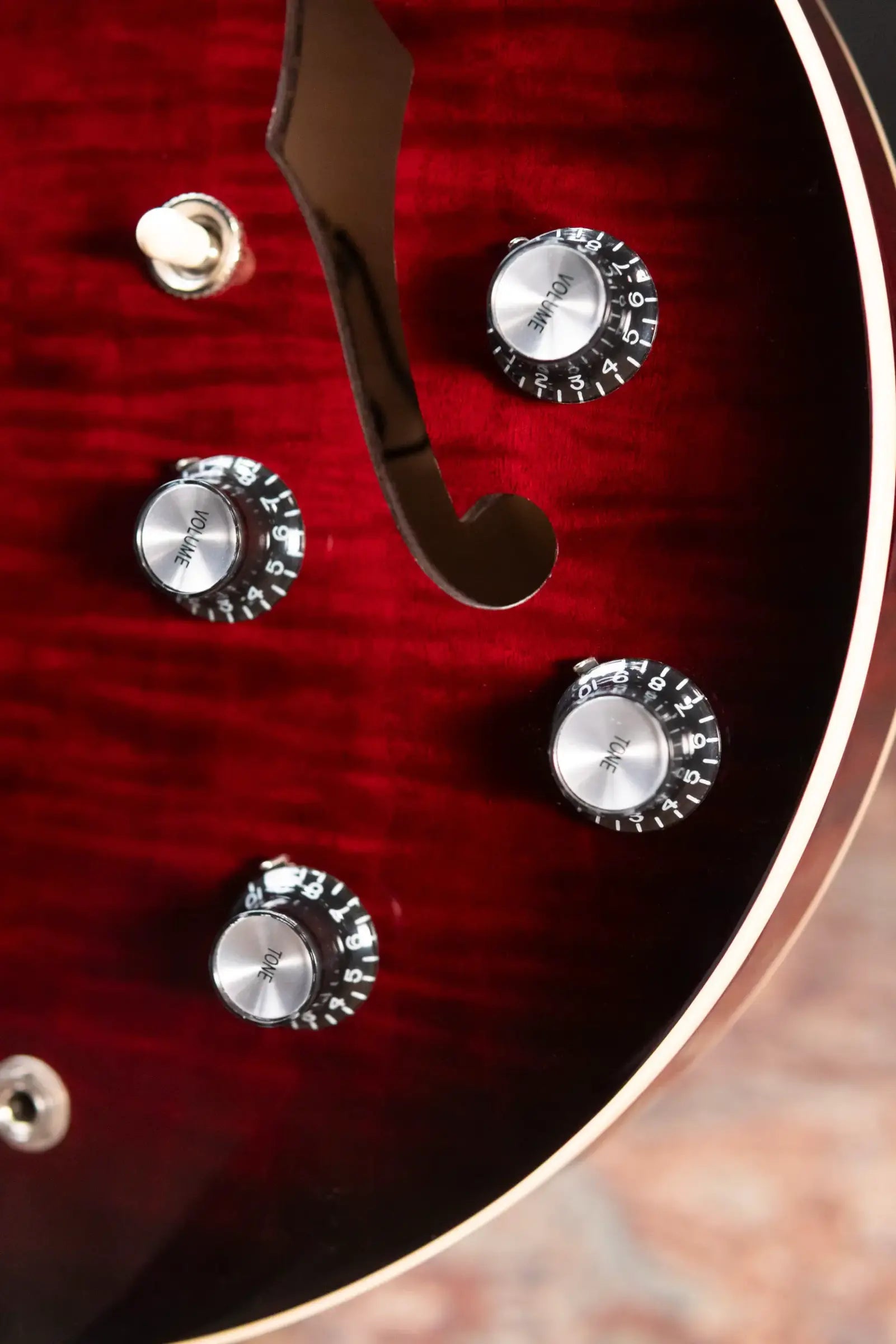 Gibson ES-335 Figured Semi-Hollow Electric Guitar - Blood Moon Burst with Hardshell Case