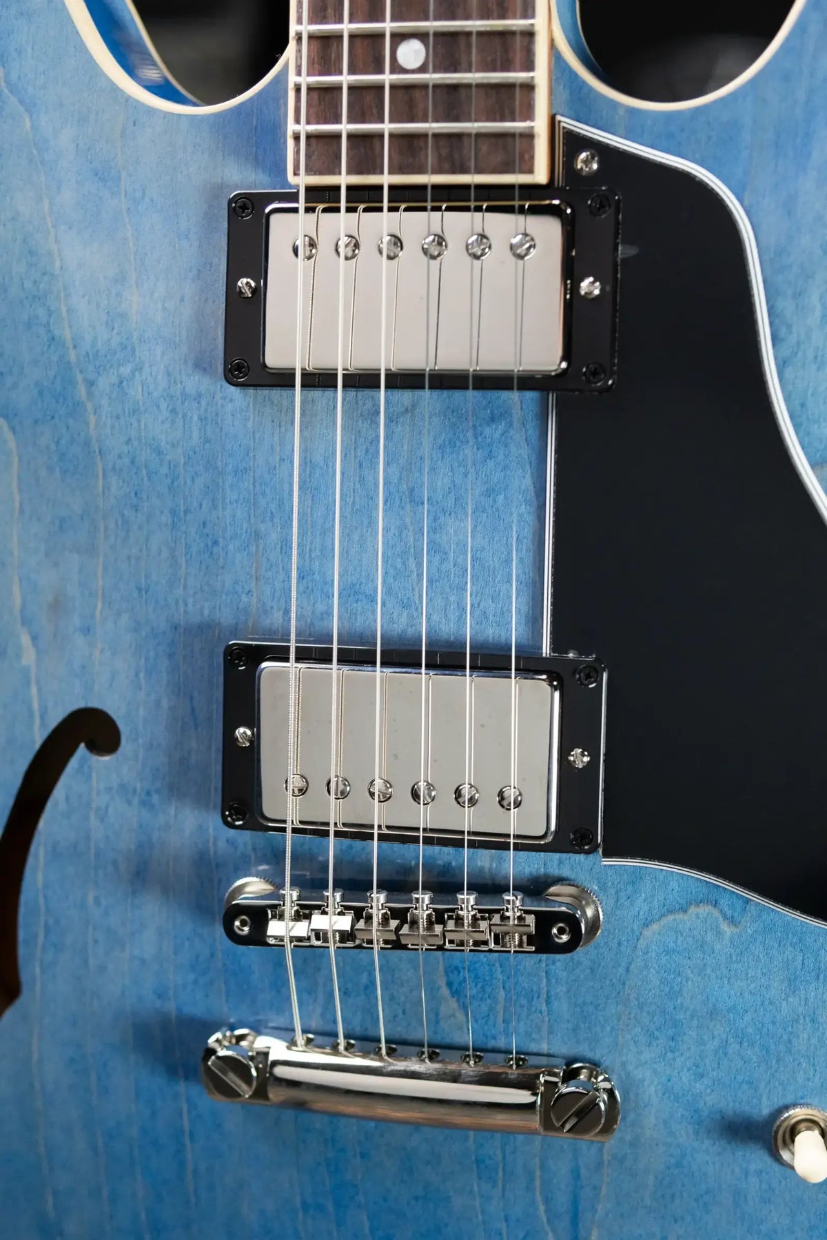 Gibson ES-335 Semi-Hollow Electric Guitar - Ocean Blue with Hardshell Case