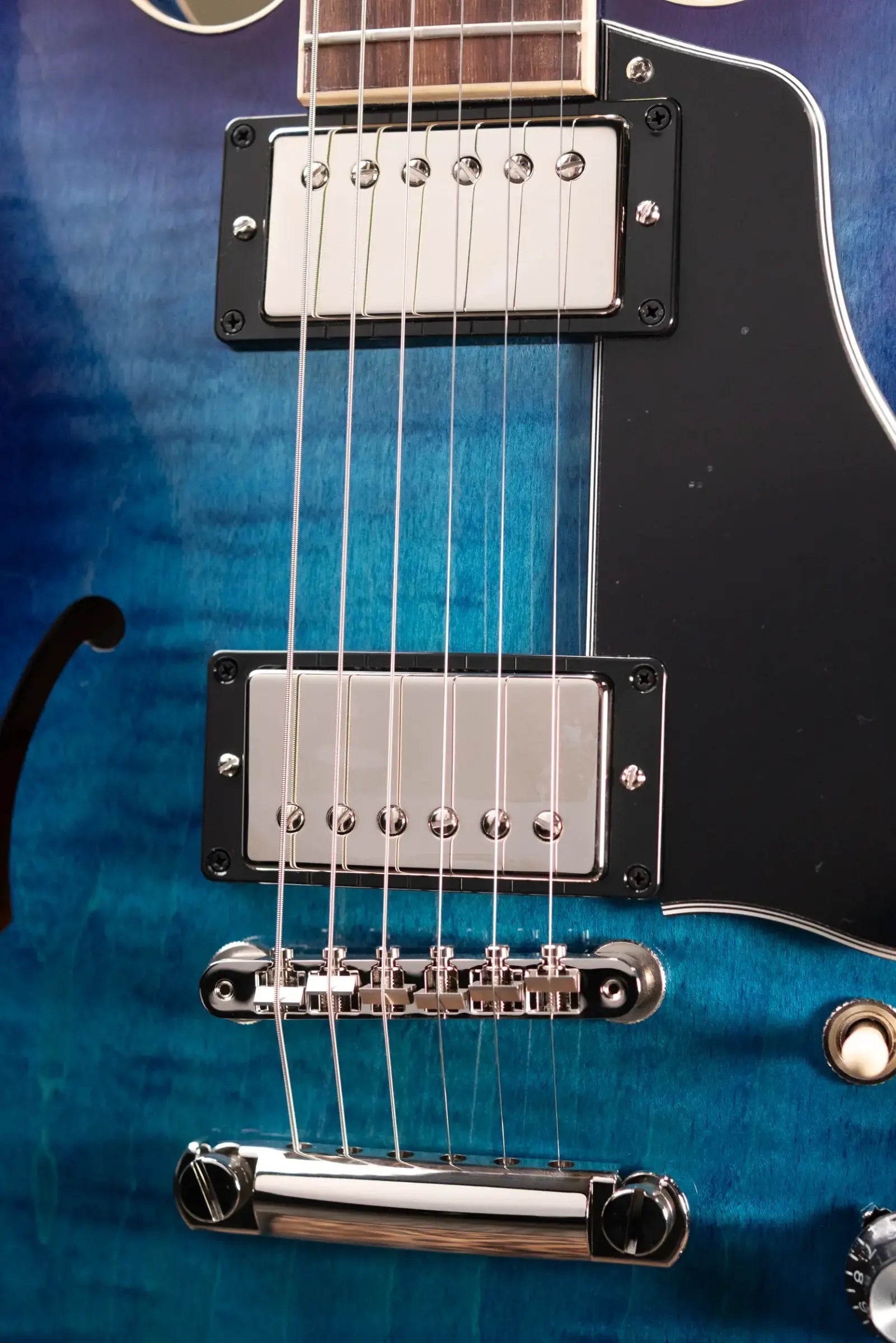 Gibson ES-339 Figured Semi-Hollow Electric Guitar - Blueberry Burst with Hardshell Case