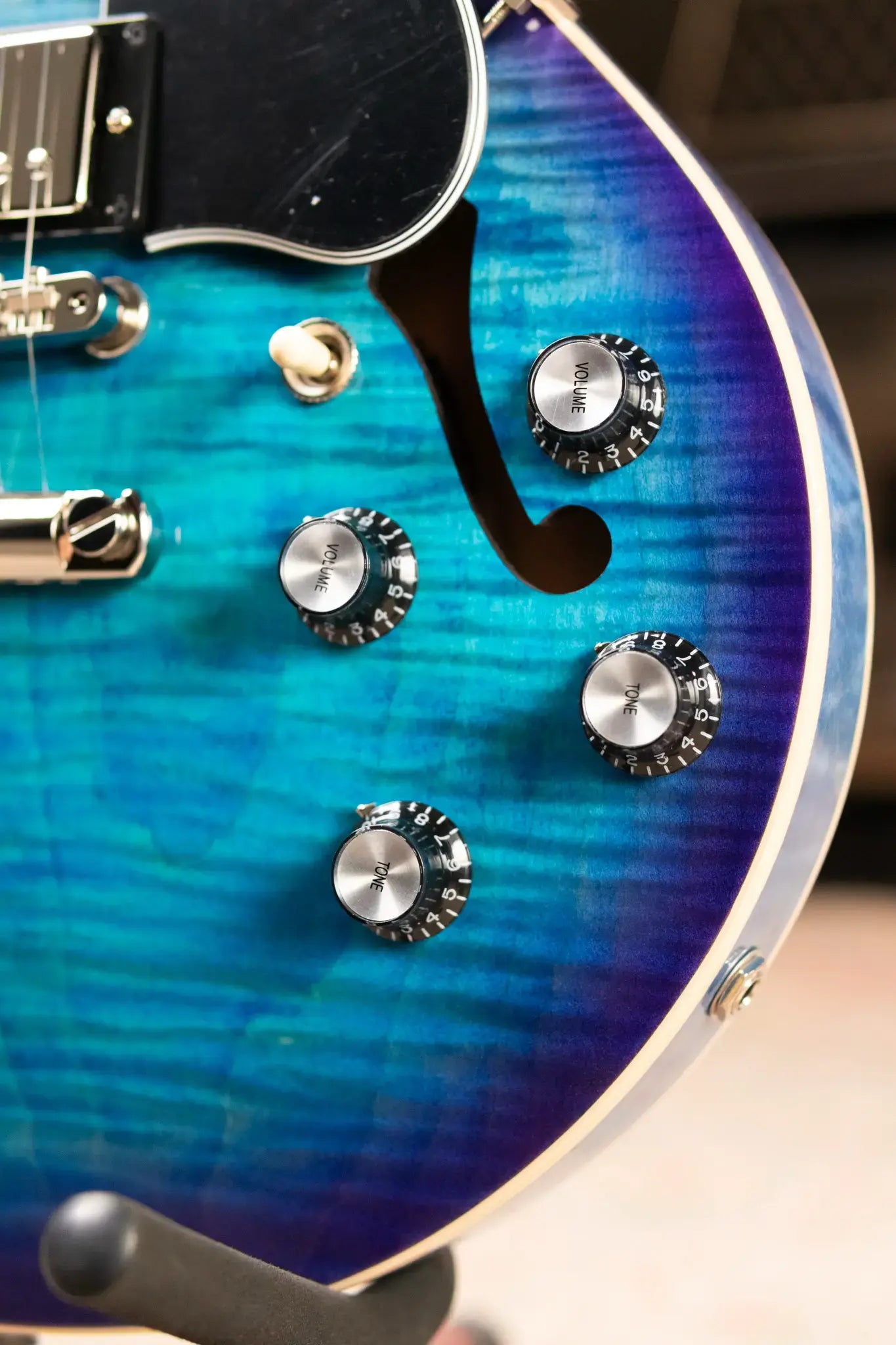 Gibson ES-339 Figured Semi-Hollow Electric Guitar - Blueberry Burst with Hardshell Case