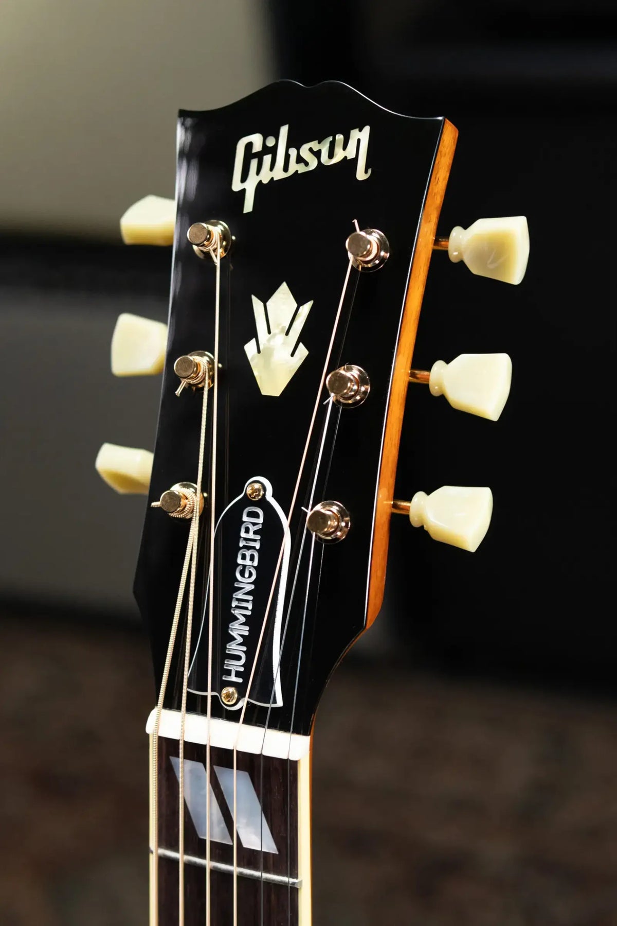 Gibson Hummingbird Original HiFi DNA Acoustic/Electric Guitar - Heritage Cherry Sunburst with Hardshell Case