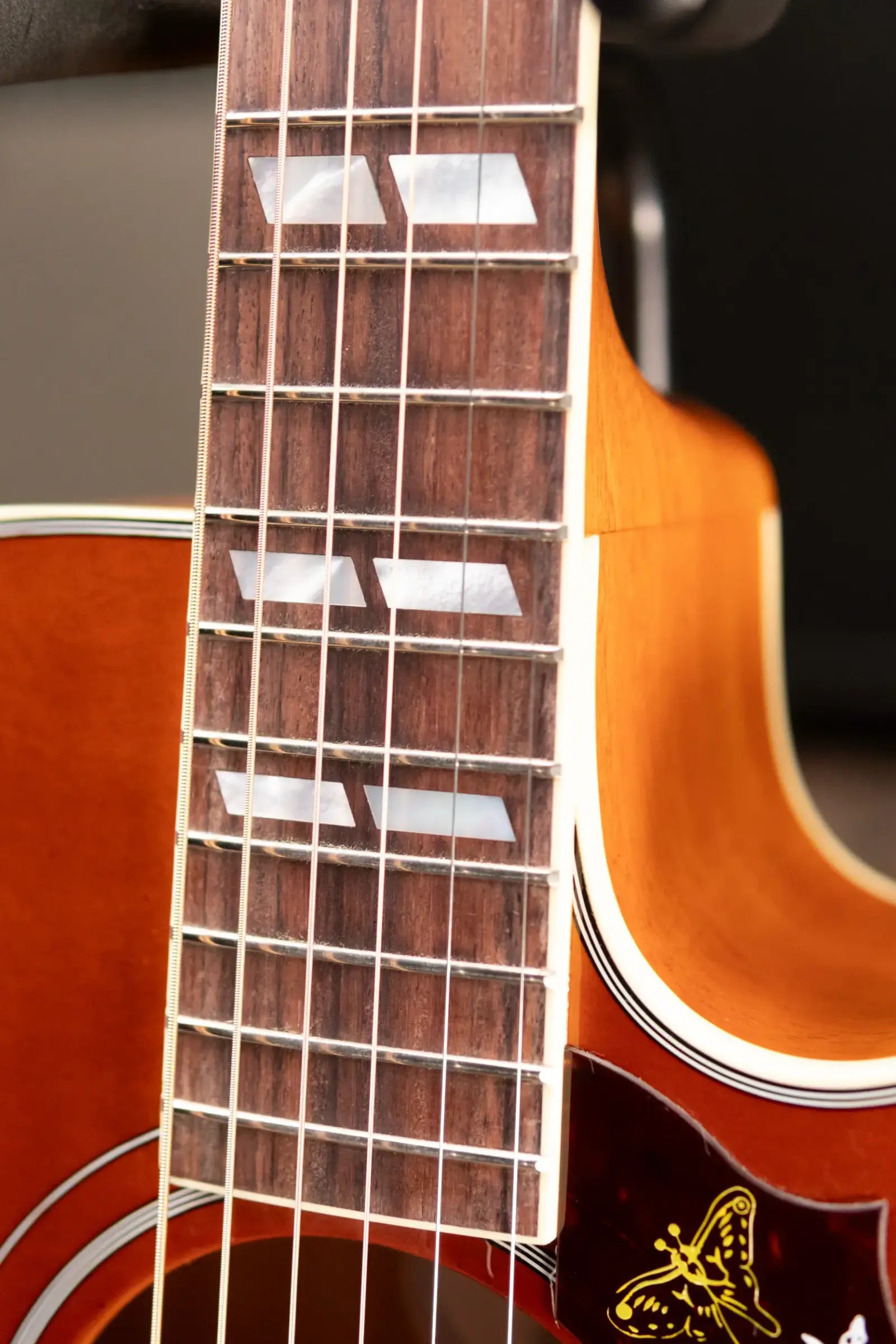 Gibson Hummingbird Standard EC Acoustic/Electric Guitar - Heritage Cherry Sunburst with Hardshell Case