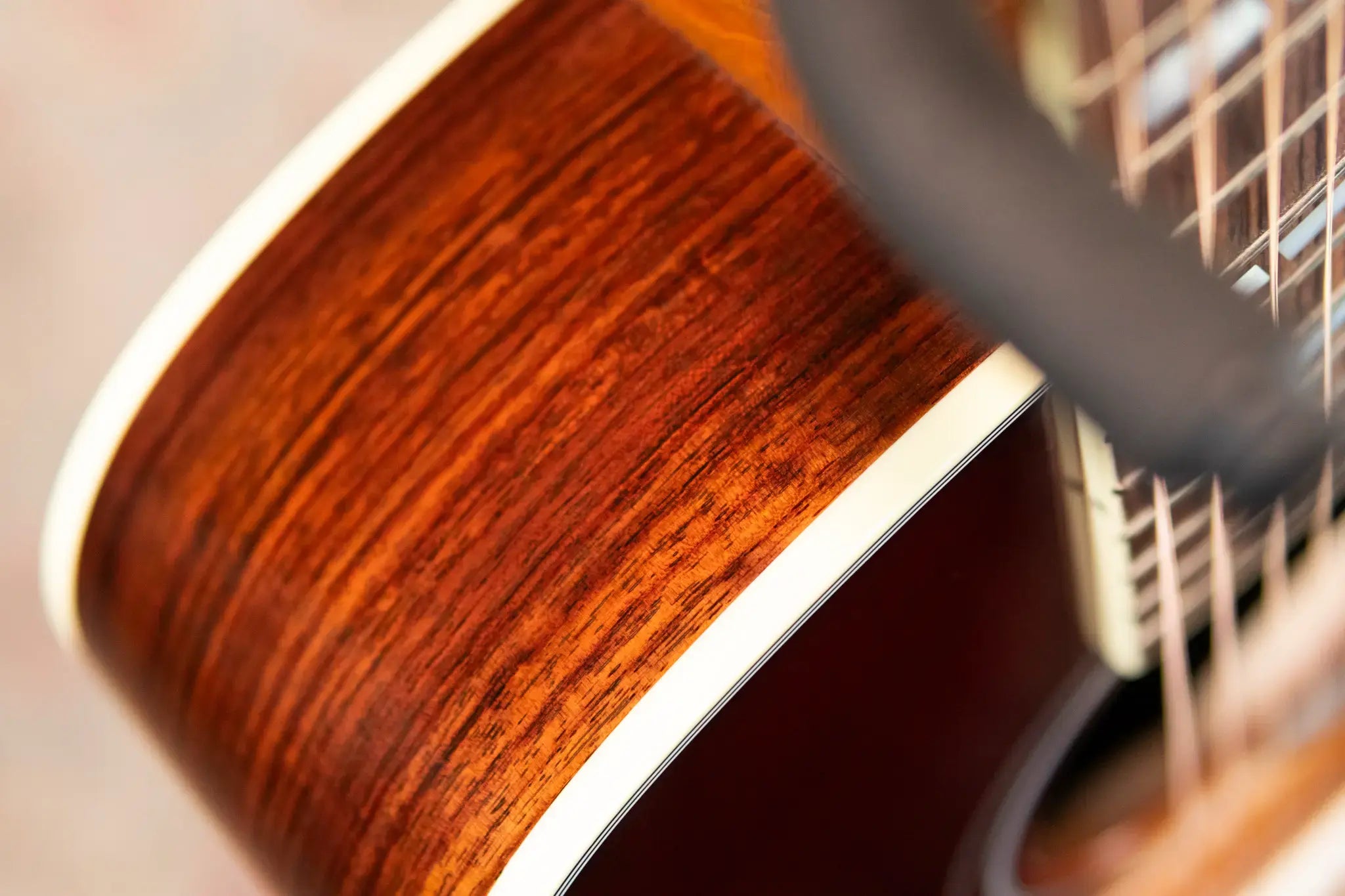 Gibson Hummingbird Standard Rosewood EC Dreadnought Acoustic/Electric Guitar - Rosewood Burst with Hardshell Case