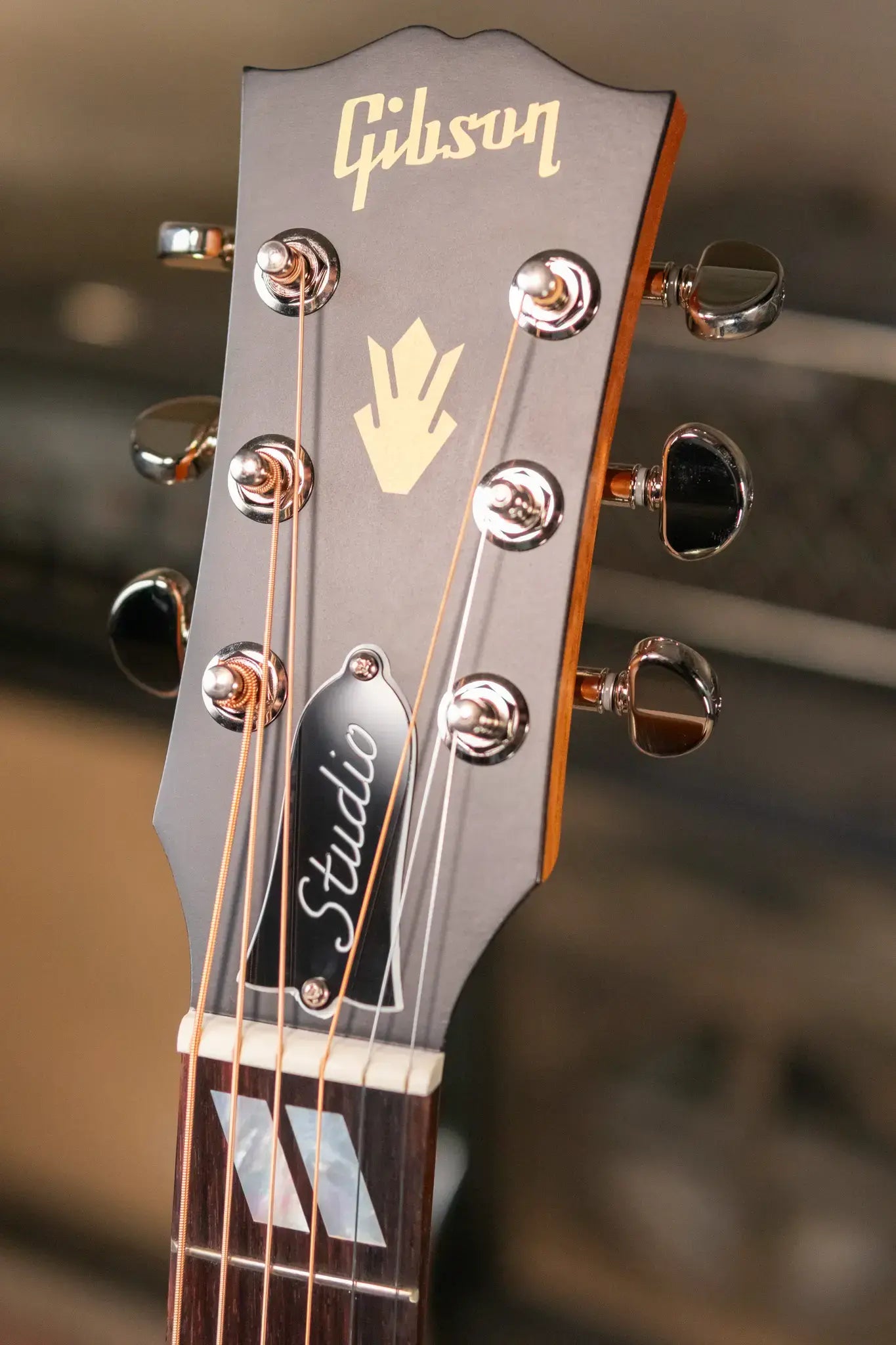 Gibson Hummingbird Studio Rosewood Acoustic/Electric Guitar - Natural with Hardshell Case