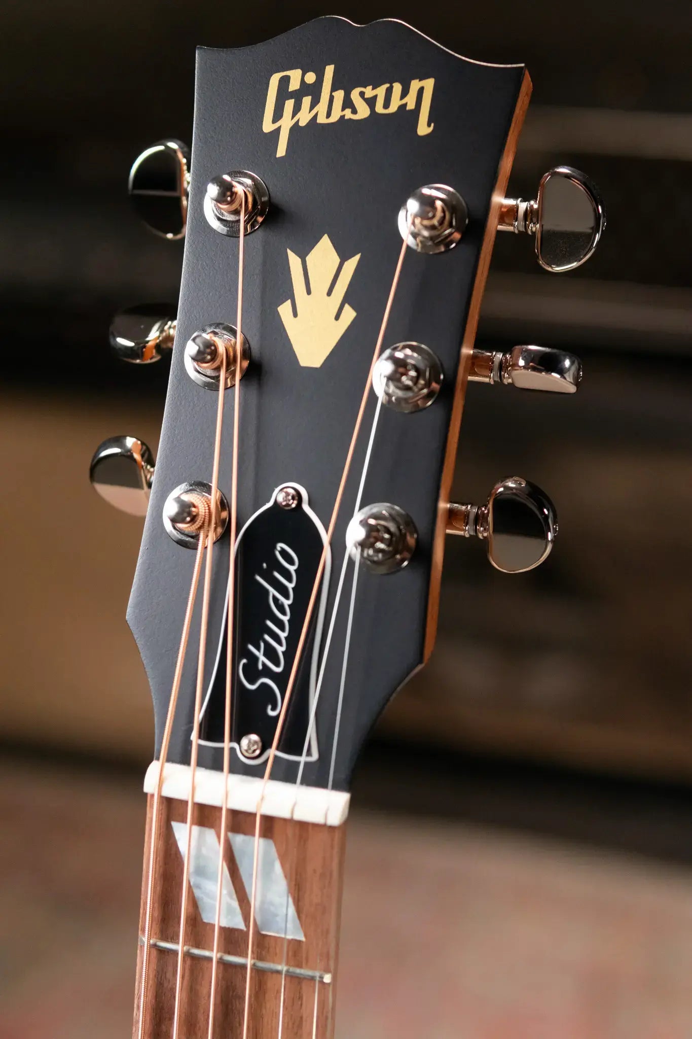 Gibson Hummingbird Studio Walnut Acoustic/Electric Guitar - Natural with Hardshell Case