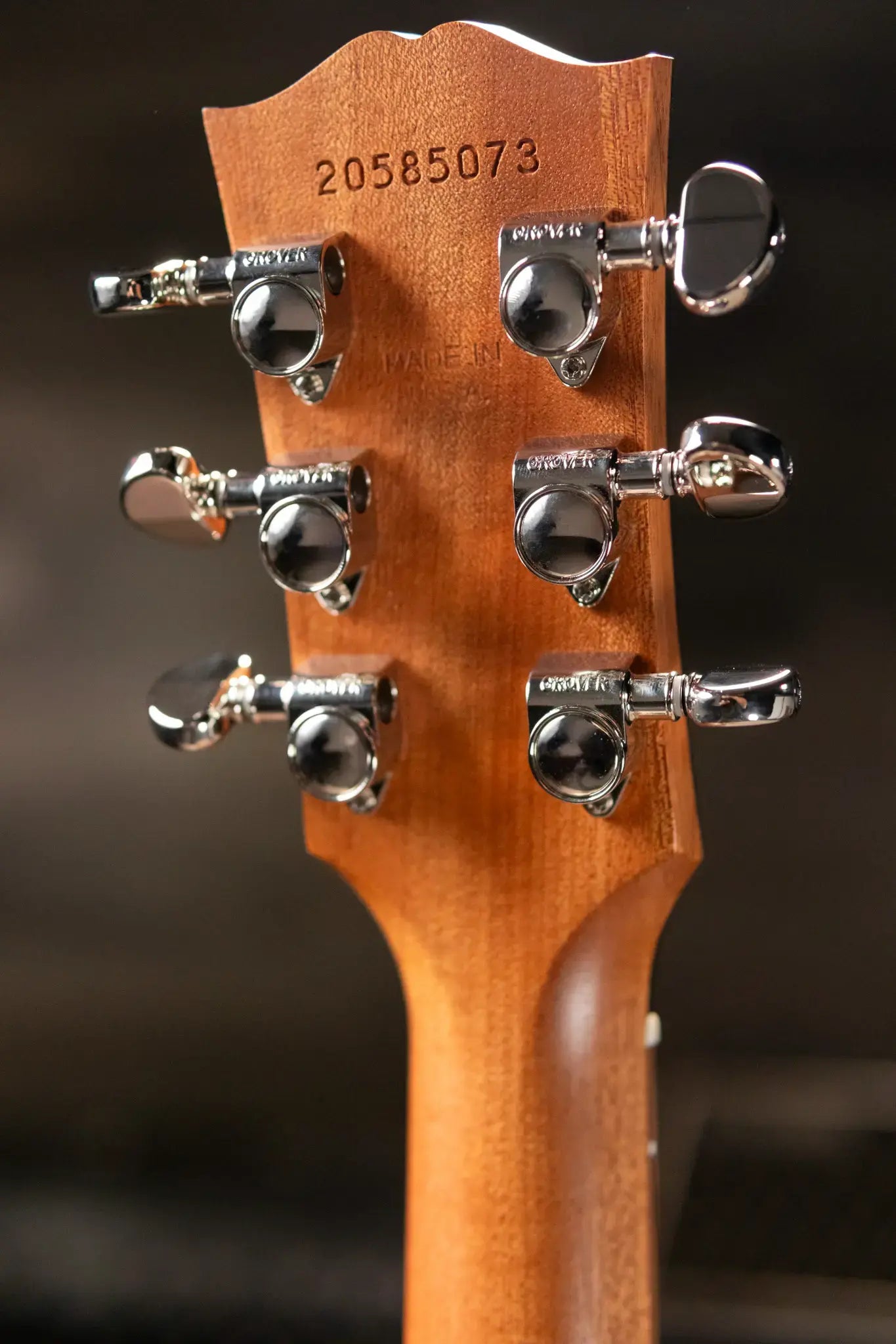 Gibson Hummingbird Studio Walnut Acoustic/Electric Guitar - Natural with Hardshell Case