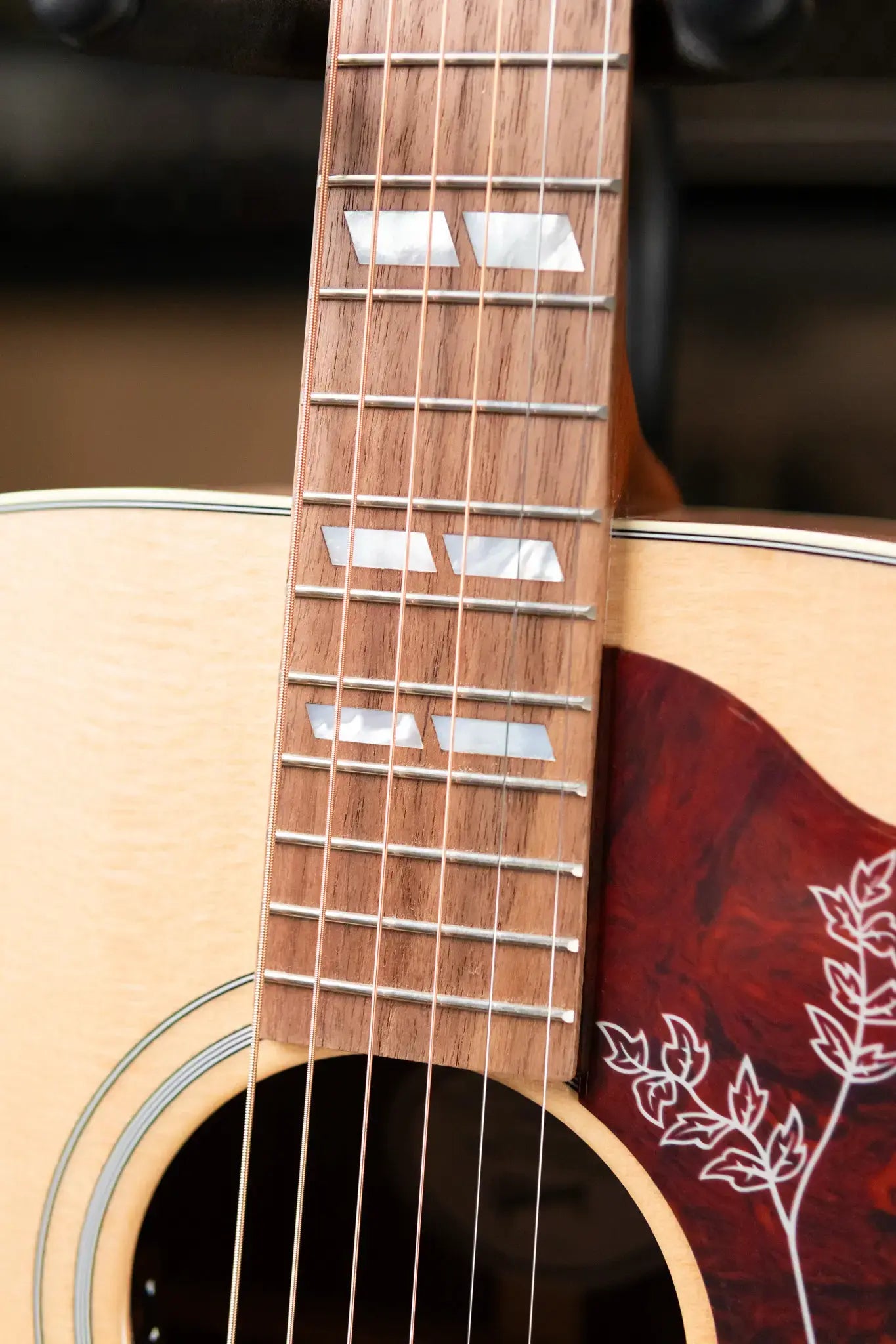 Gibson Hummingbird Studio Walnut Acoustic/Electric Guitar - Natural with Hardshell Case