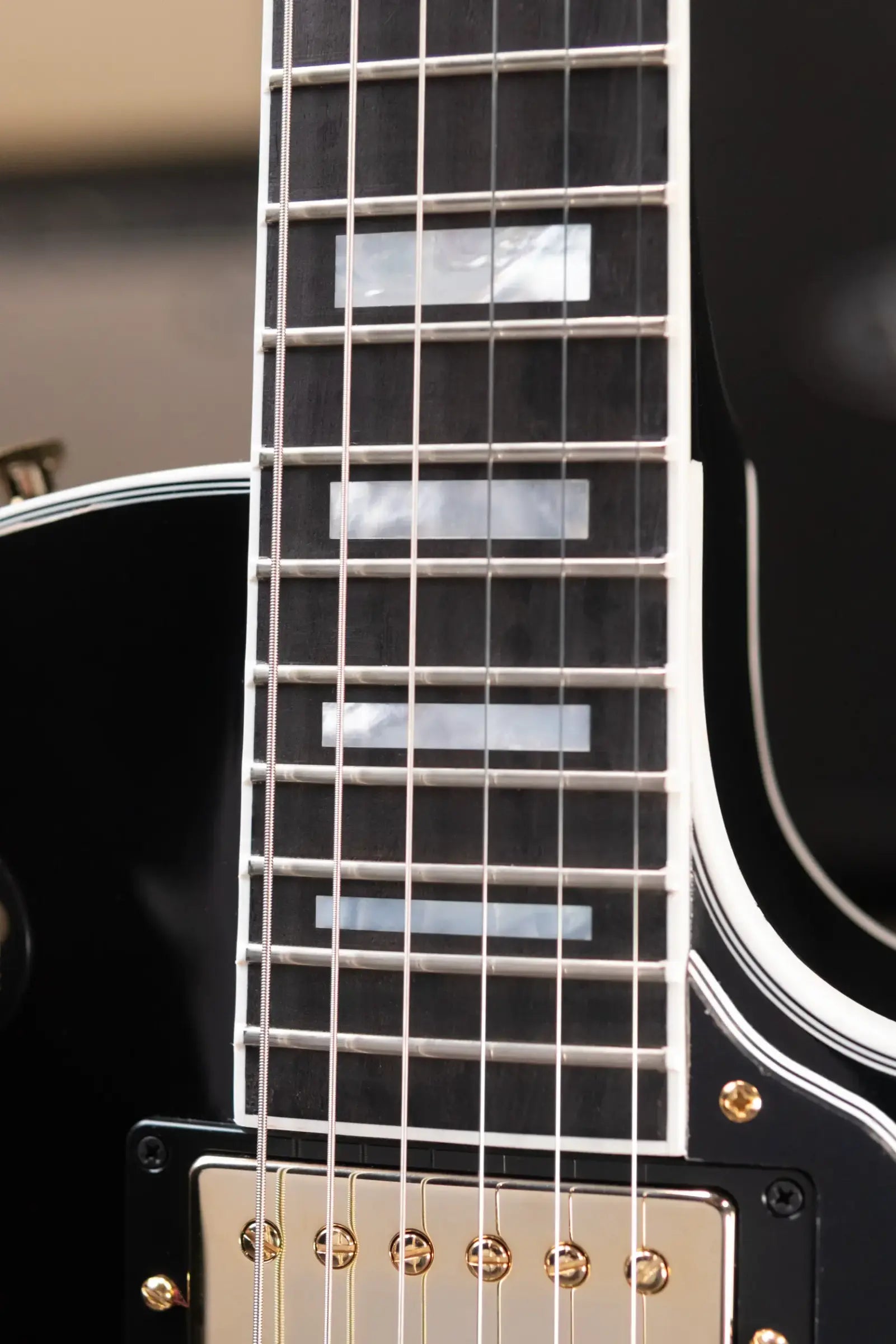 Gibson Les Paul Custom 70s Electric Guitar - Ebony with Hardshell Case