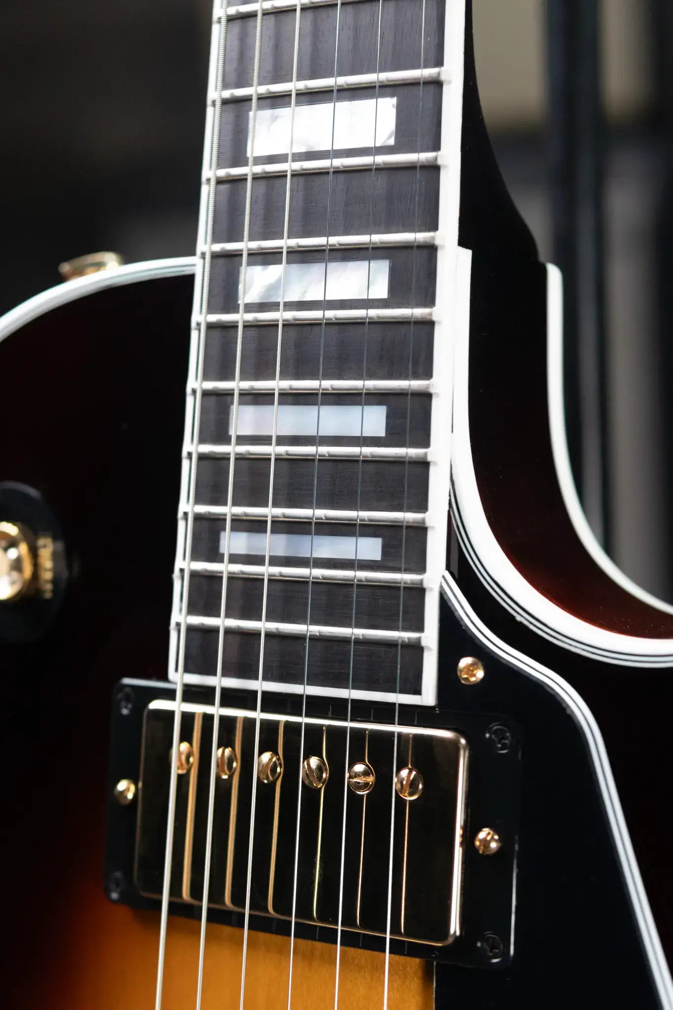 Gibson Les Paul Custom 70s Electric Guitar - Tobacco Burst with Hardshell Case